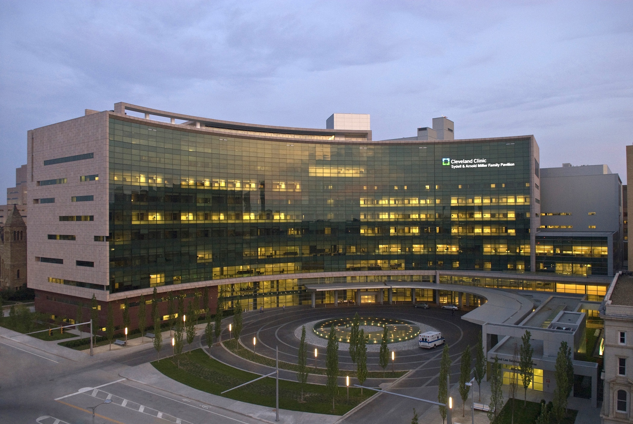 The Cleveland Clinic's main hospital is in the Fairfax district, less than a mile from Case Western Reserve University. (CoStar)