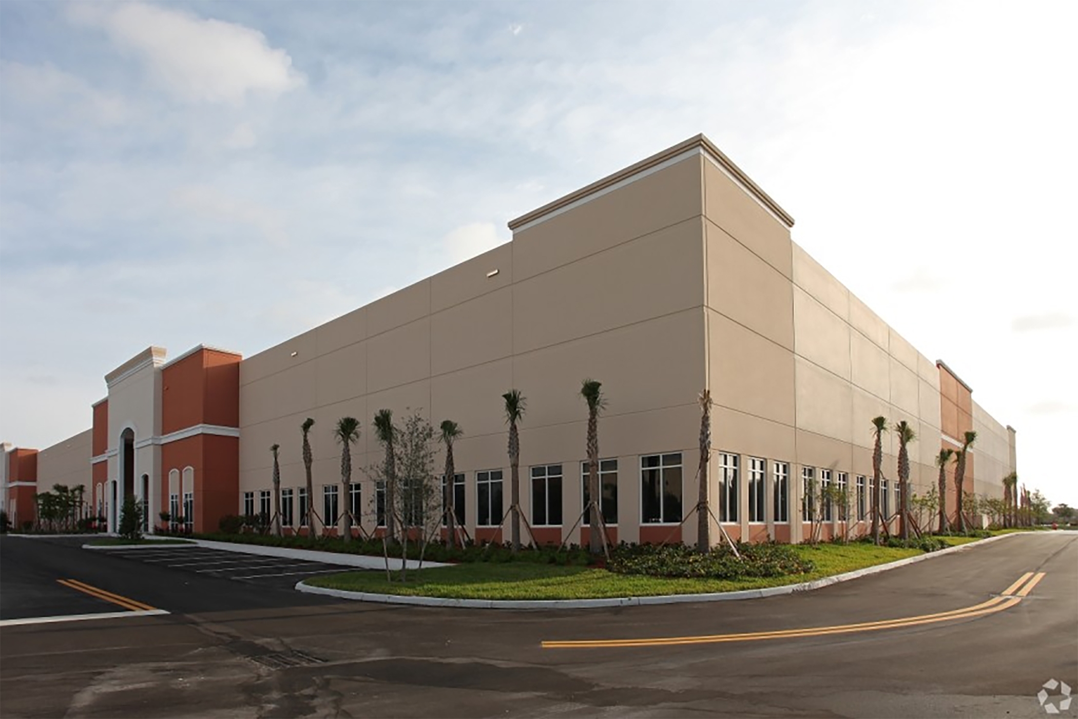 Real estate firm Ivanhoe gained control of this Miramar, Florida, building, as part of its acquisition of IDI Logistics. (CoStar)