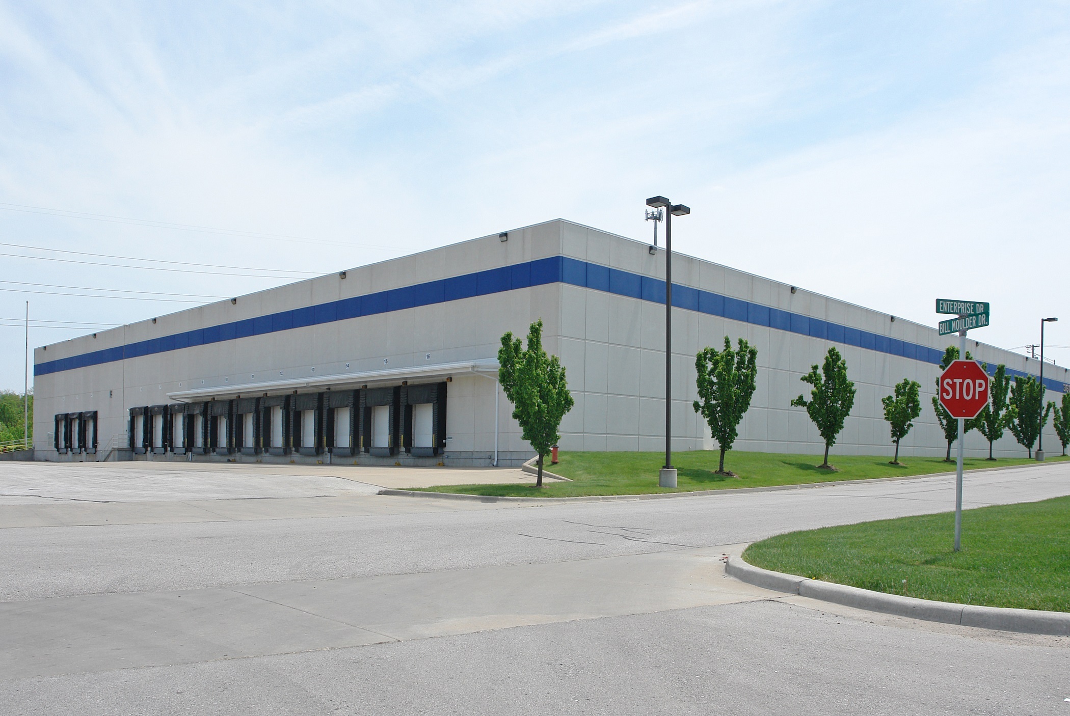 The largest property in the portfolio is a 70,080-square-foot warehouse fully leased to Amazon. (CoStar)