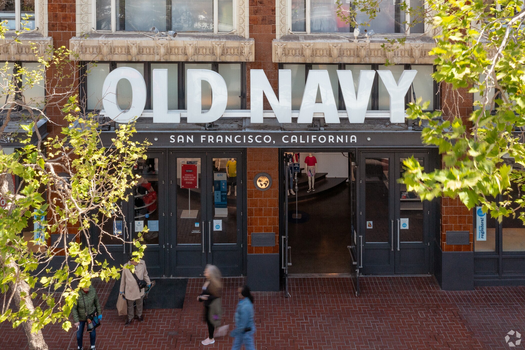 Hole Wipes Out Stake in Downtown San Francisco Retail With Transfer To Shut Newest Location Hole Wipes Out Stake in Downtown San Francisco Retail With Transfer To Shut Newest Location