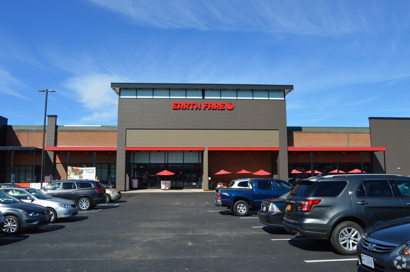 Earth Fare to Reopen at Midtown Row in Williamsburg, Virginia