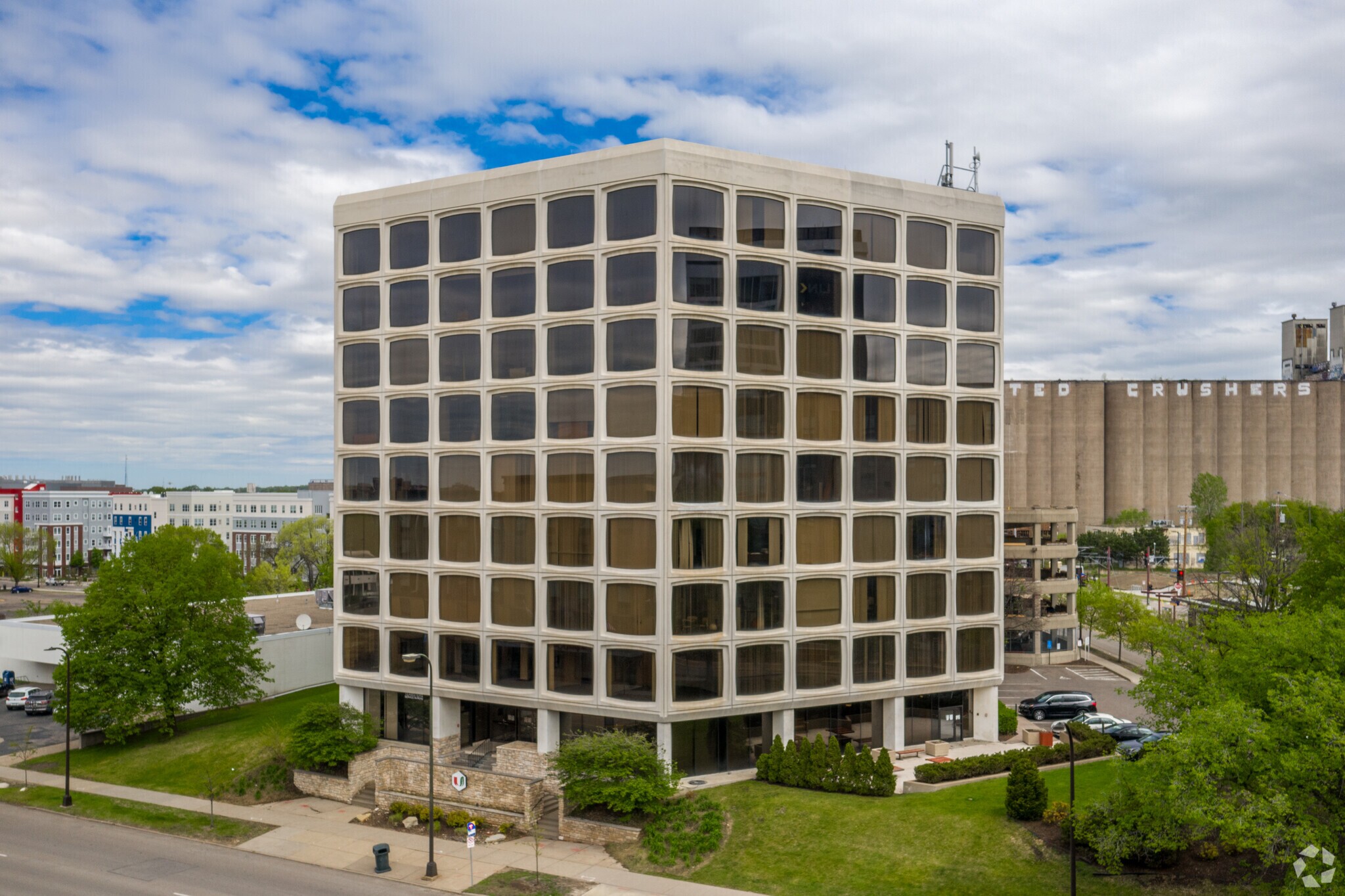 University of Minnesota Buys Nine-Story Minneapolis Office Building for ...