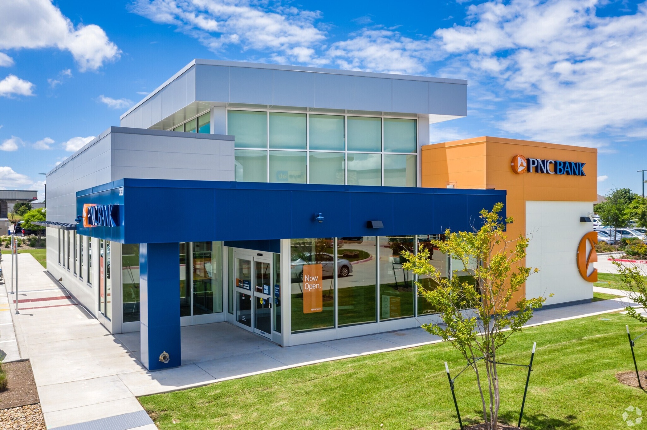 PNC Bank's expansion strategy includes opening new branches in markets, including Dallas-Fort Worth, where this branch in McKinney, Texas, is located. (CoStar)