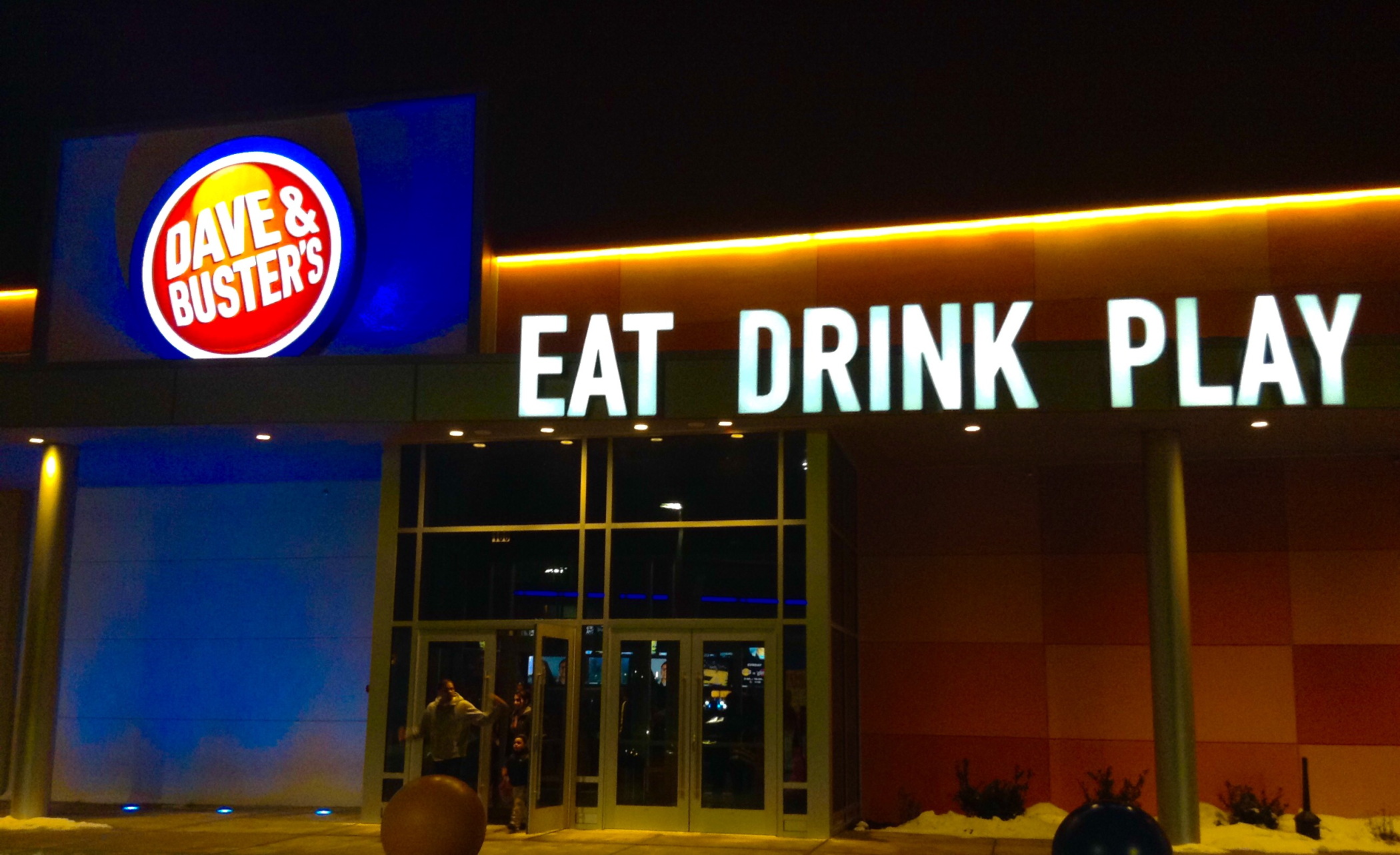 Dave & Buster's Warns Investors of Possible Bankruptcy as Pandemic