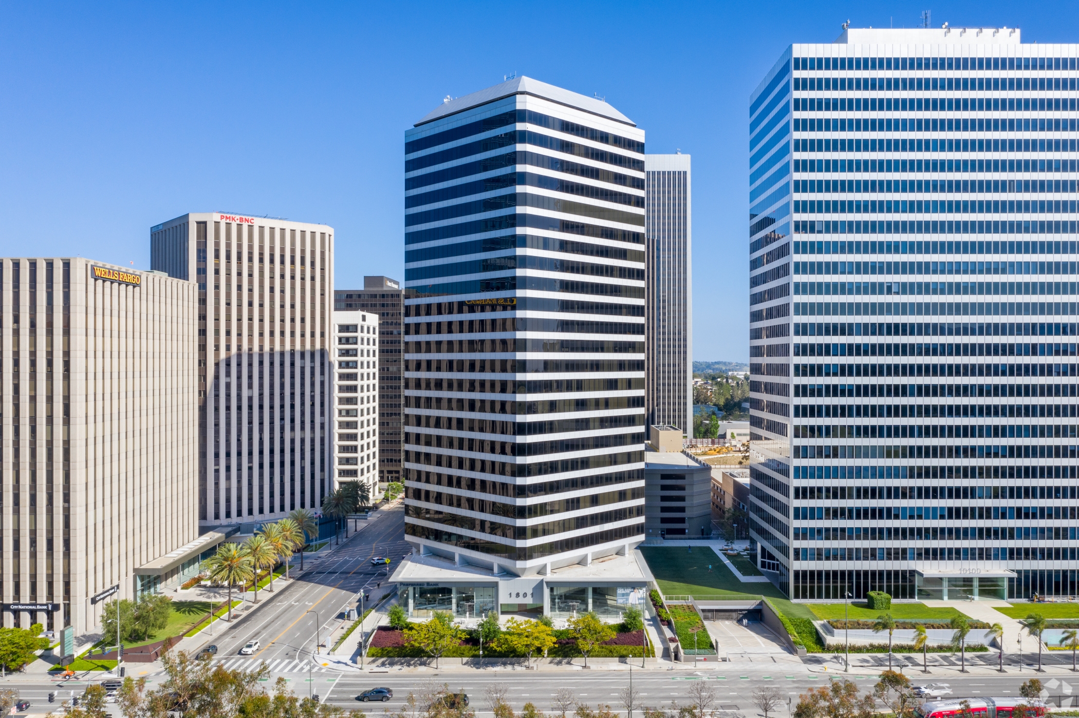 Cresa's Los Angeles office at Century Park Plaza in Century City. (CoStar)