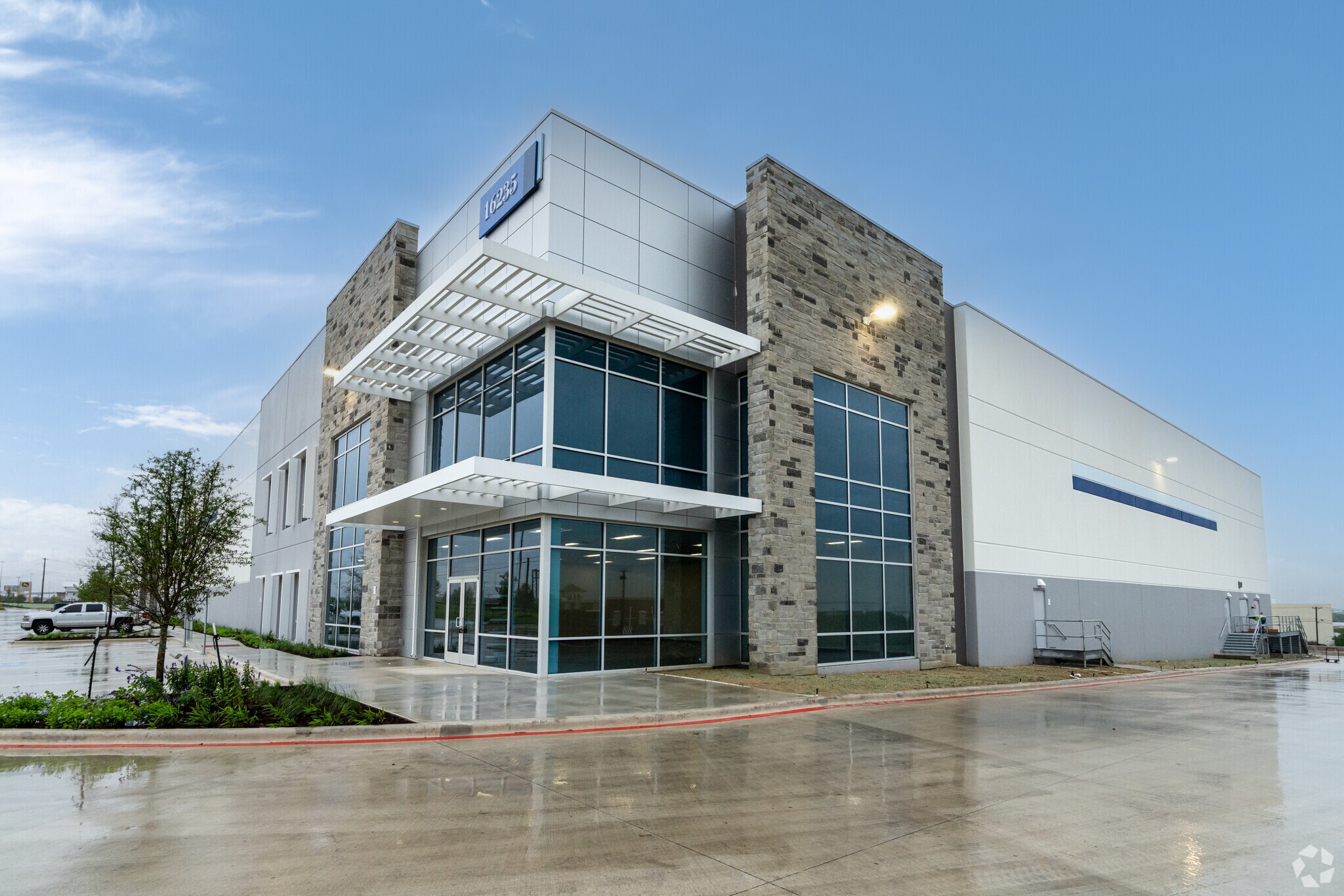 News Brookfield Properties Completes Industrial Development in