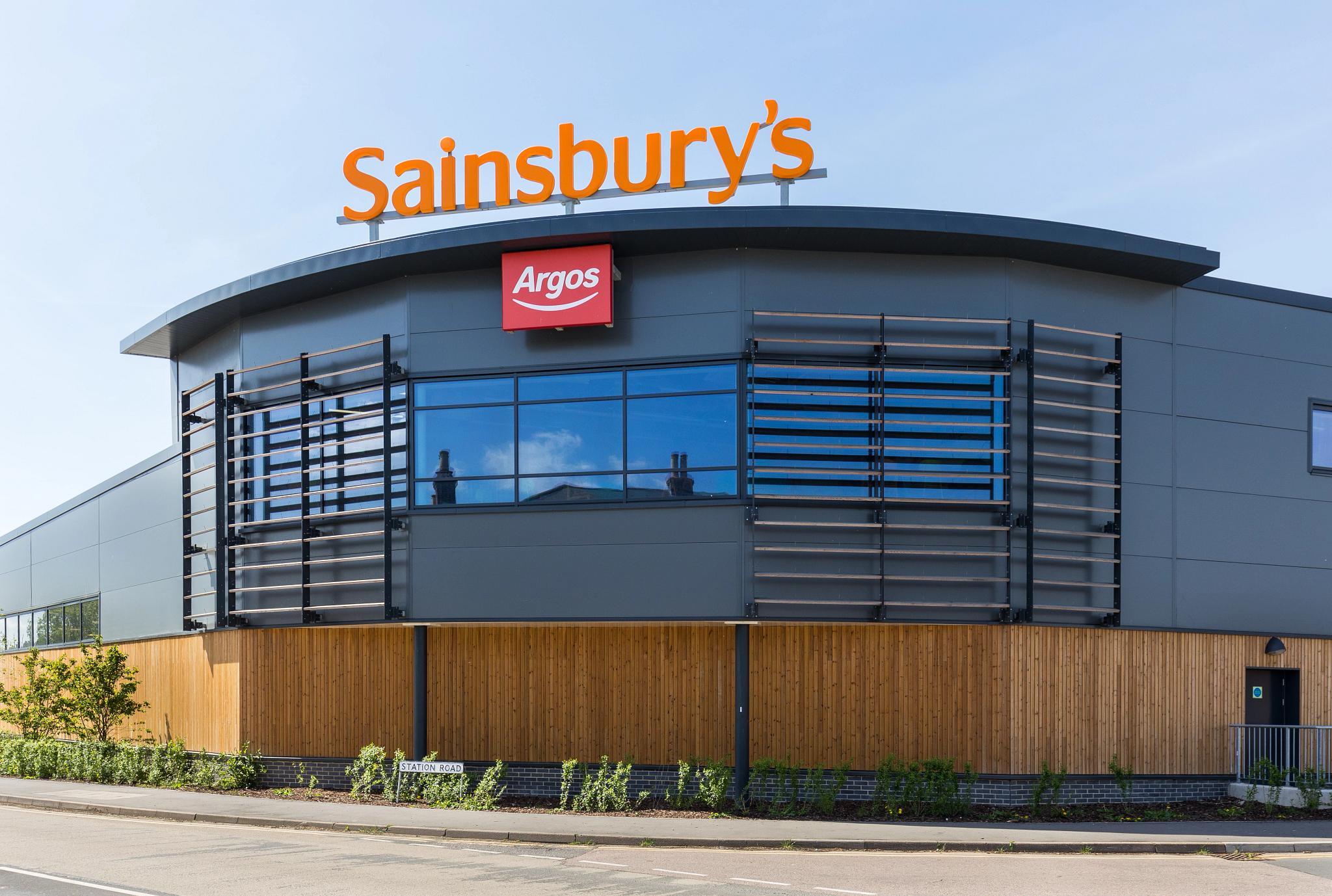 Argos Mulls Closure of 100 UK Stores