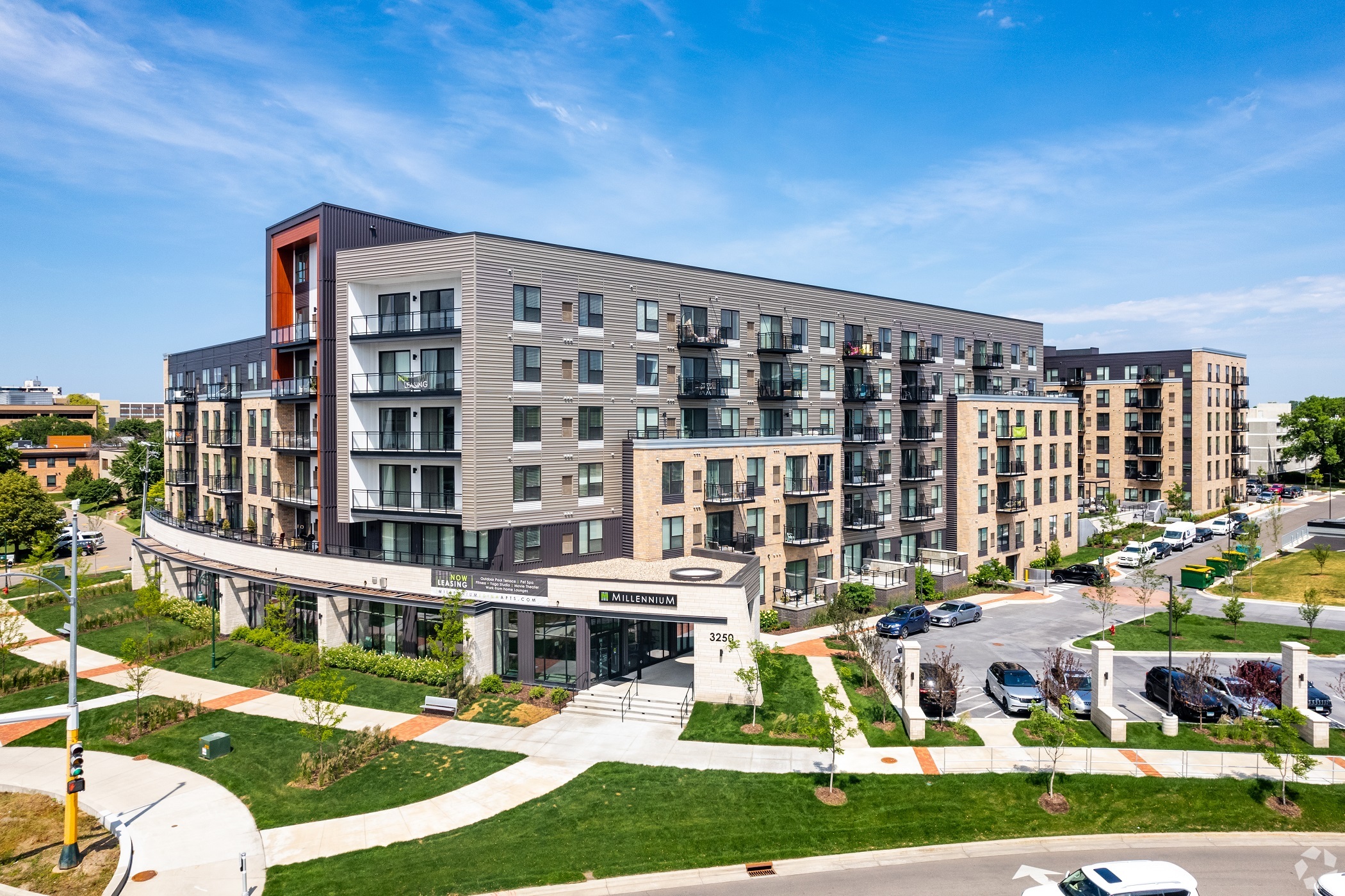Venture Sells Suburban Minneapolis Apartment Complex in Top Multifamily