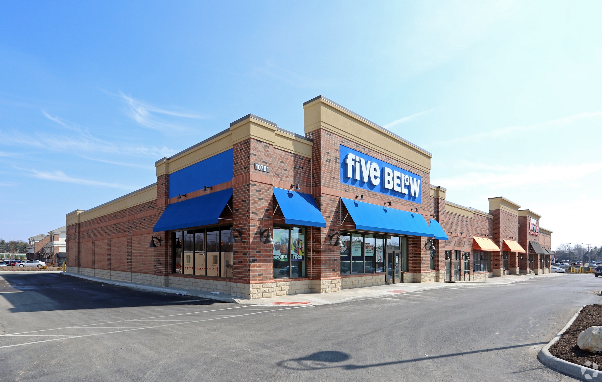Five Below Hits Record Expansion Pace, ADP Payroll Numbers Disappoint