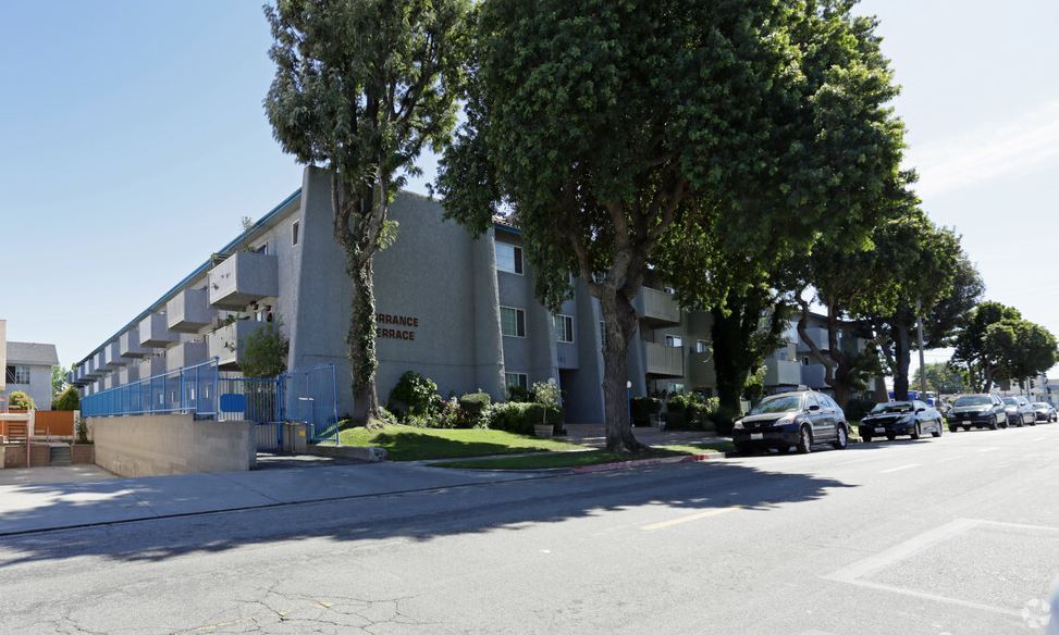 The Torrance Terrace apartments were built in 1972 on 1.6 acres in Los Angeles County. (CoStar)