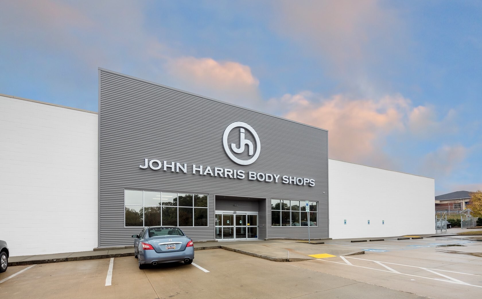 John Harris Body Shop in Greer, South Carolina, totals 20,929 square feet. (BroadStreet Partners)