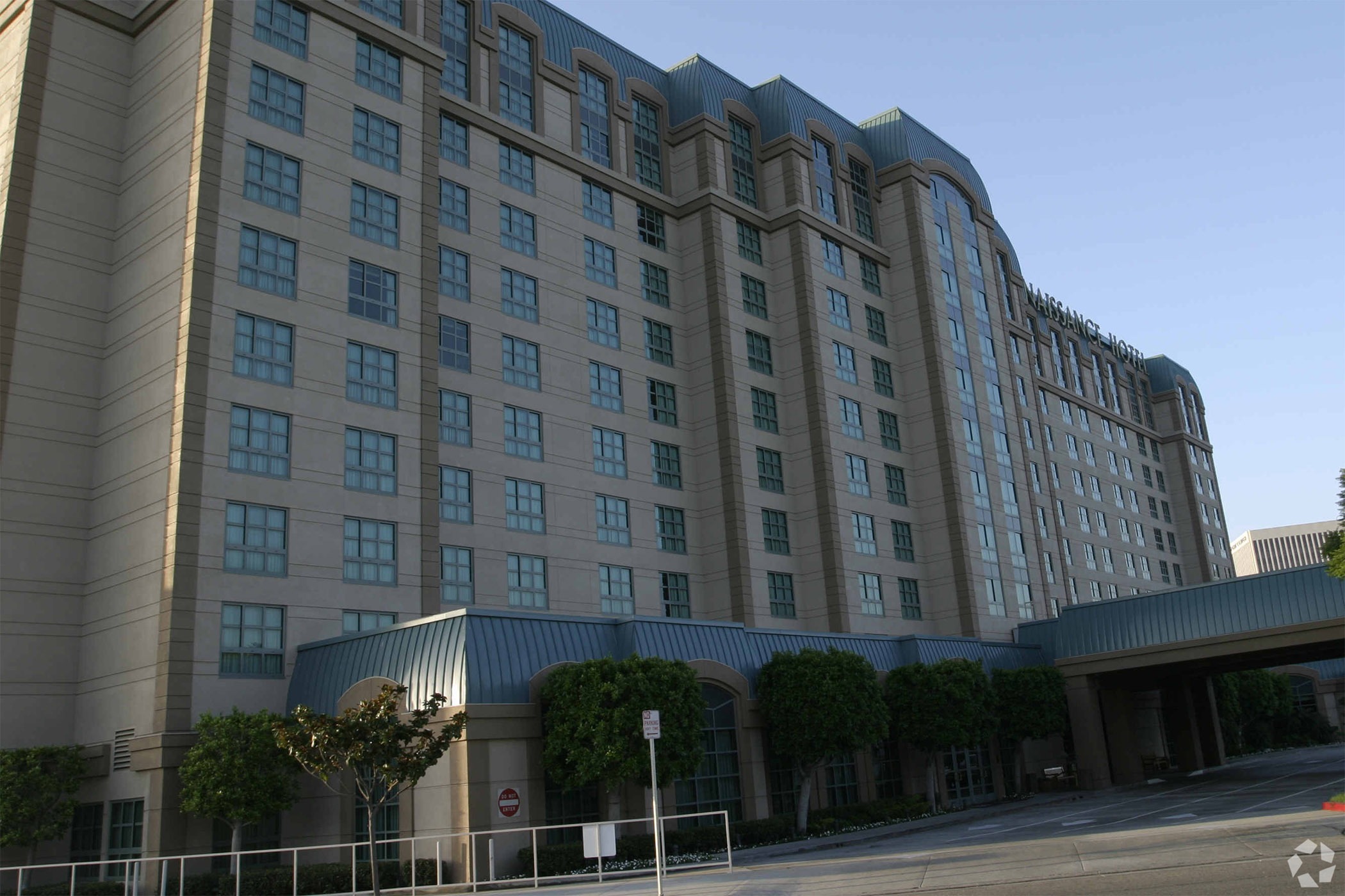 Sunstone Hotel Investors sold the 502-room Renaissance Los Angles Airport hotel to an undisclosed buyer. (CoStar)