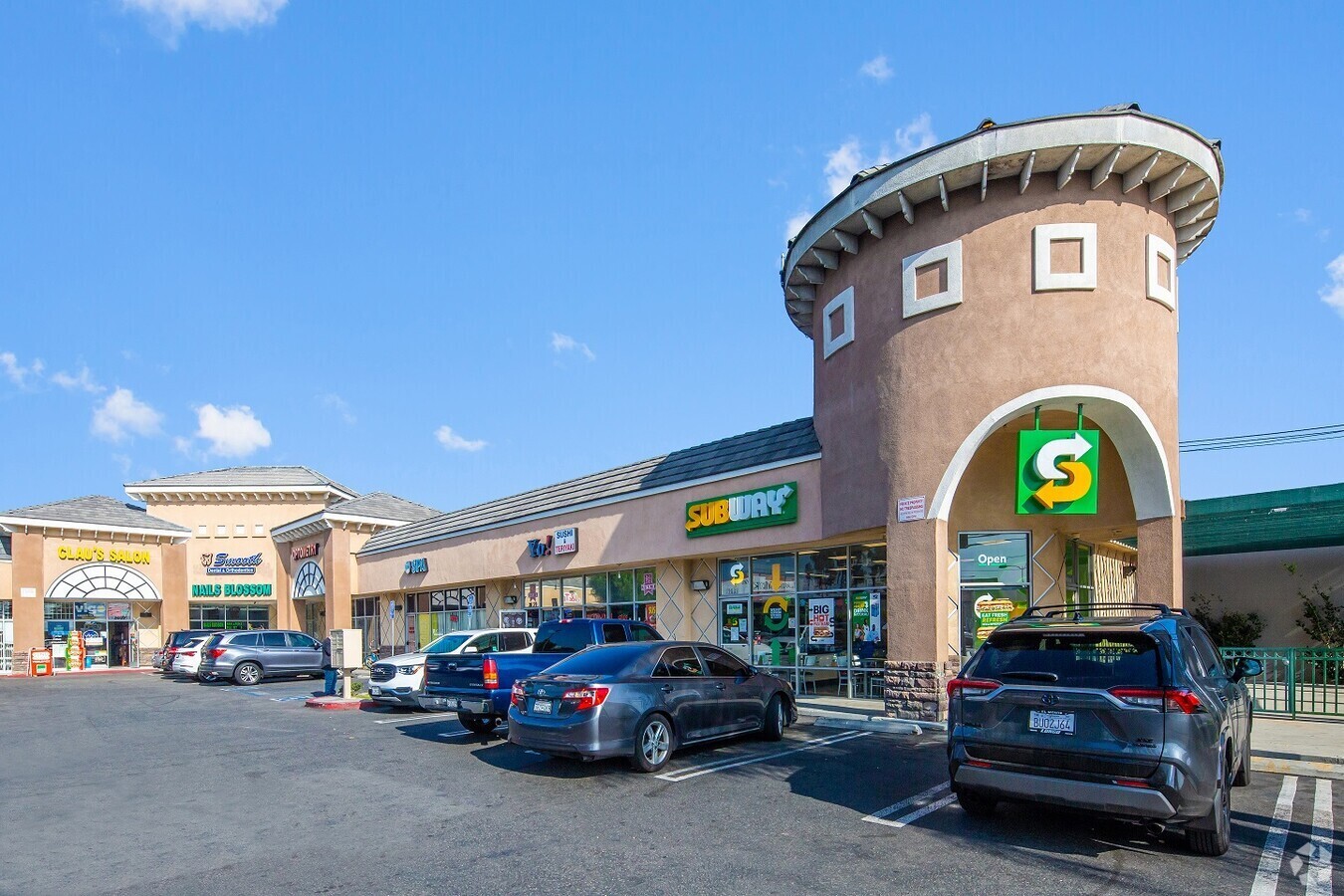 Family Trust Acquires Fully Occupied Strip Center in Santa Ana