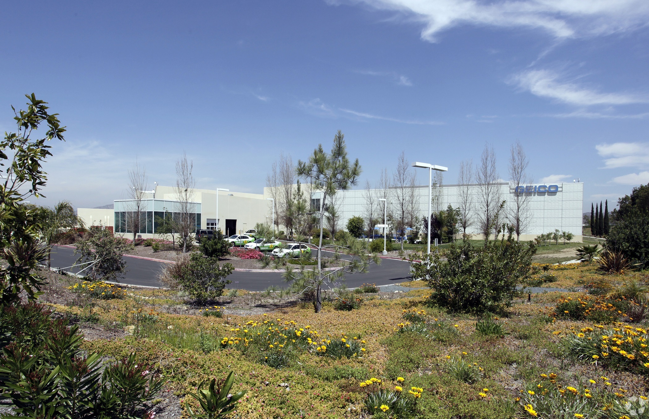 Geico Shuts Local California BrickandMortar Sales Offices as Insurers