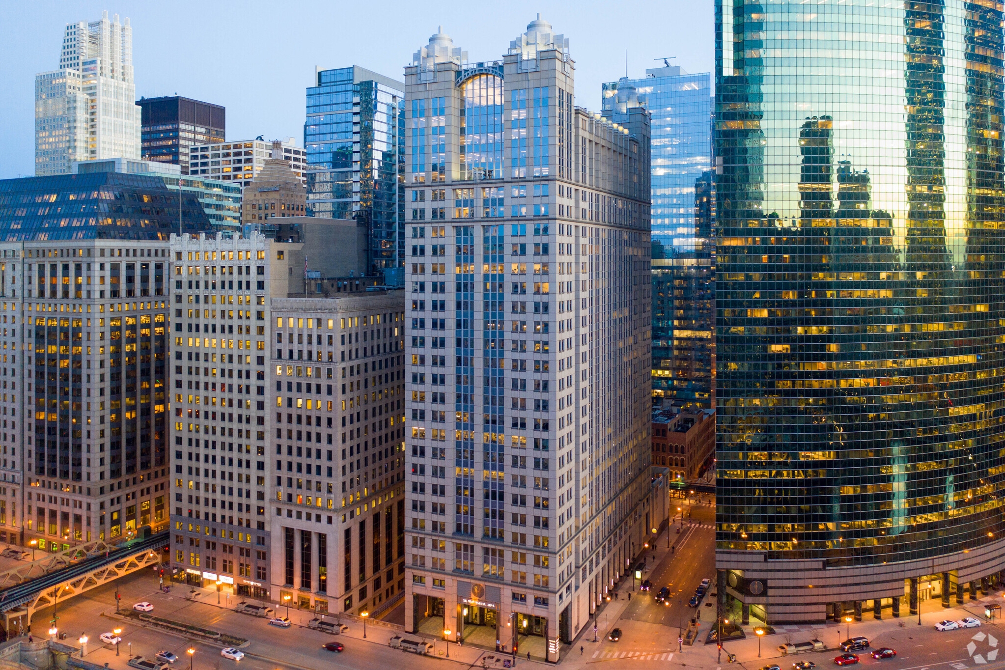 CBIZ Gibraltar Real Estate Services renewed its lease at 225 W. Wacker Drive in Chicago's Loop. (CoStar)