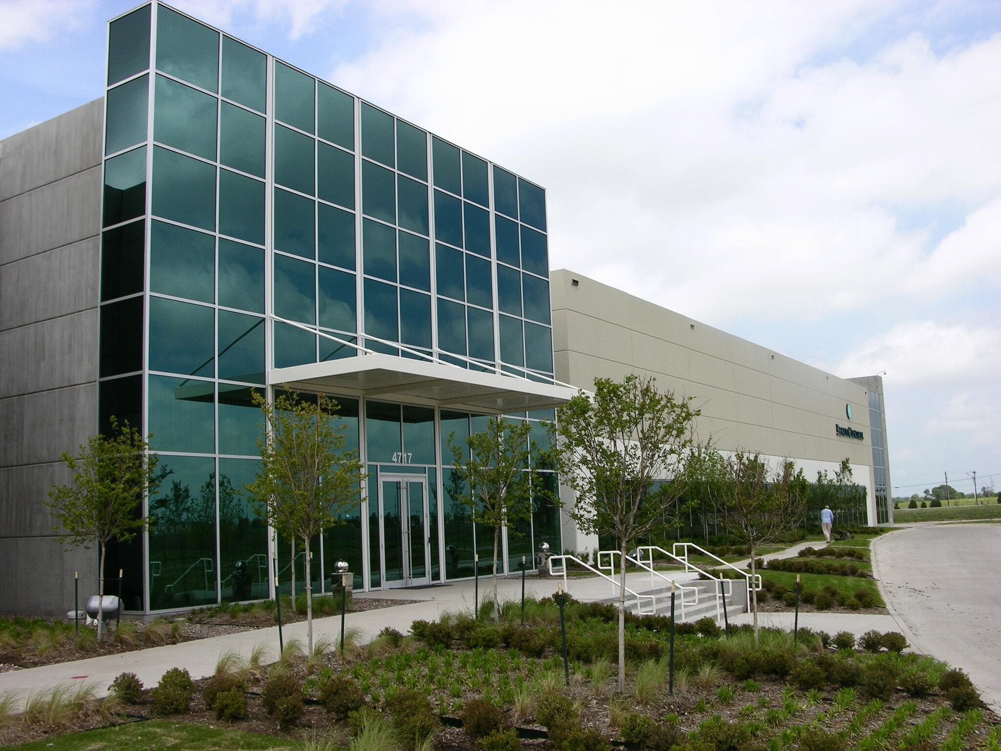 4717 Plano Parkway in Carrollton, Texas. (CoStar)