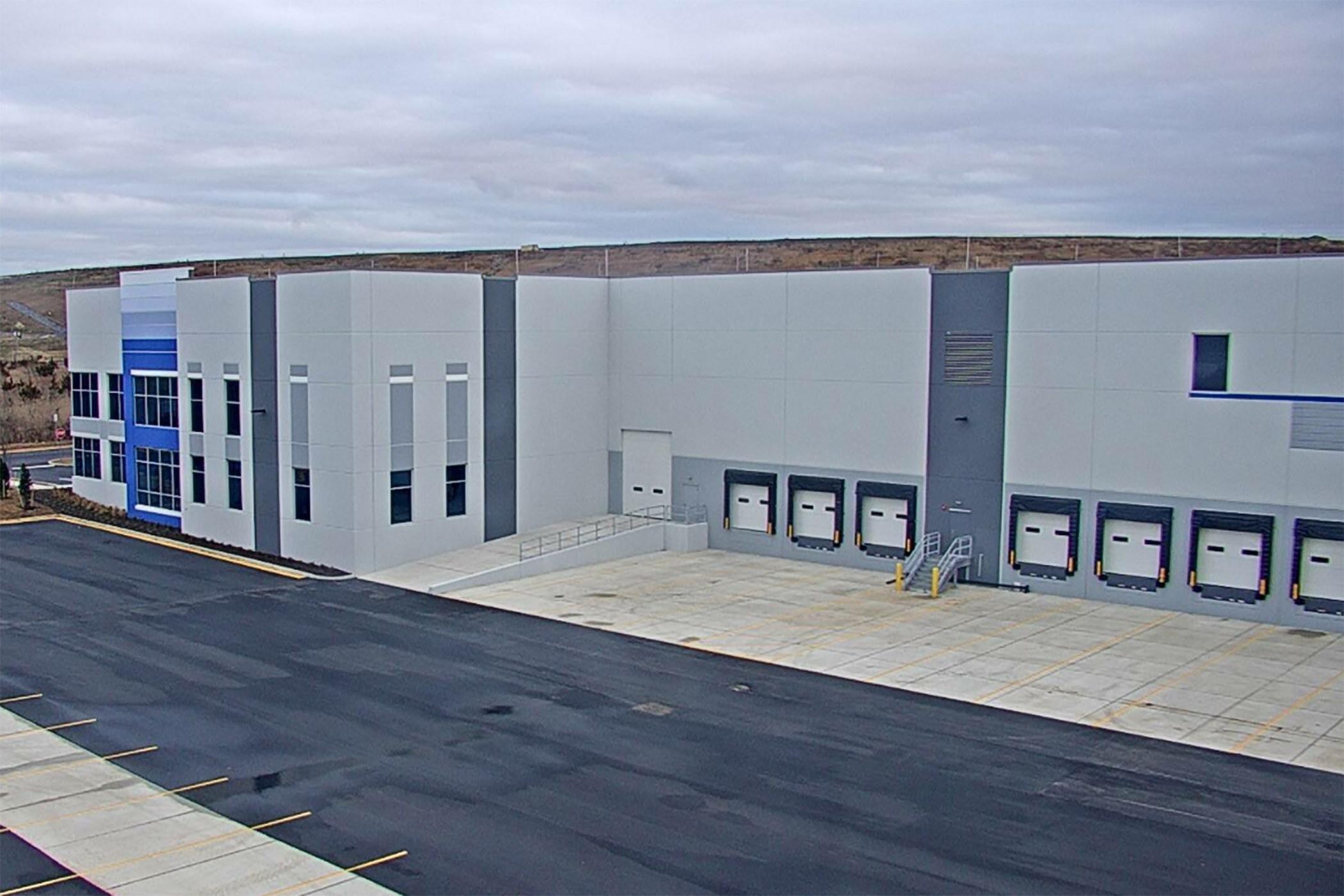FedEx will be leasing a 513,240-square-foot industrial property in East Brunswick, New Jersey. (CoStar)  
