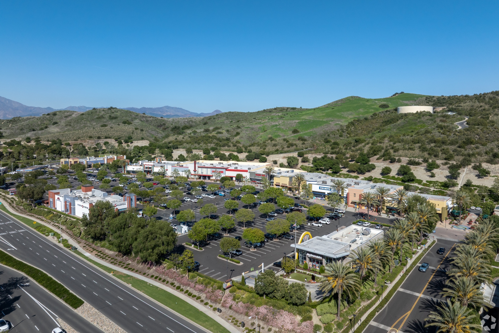 The 117,000-square-foot Mercantile East shopping center at Rancho Mission Viejo has tenants that run the gamut from Goldfish Swim School to Lucky Strike bowling to a Trader Joe's supermarket. (CoStar)