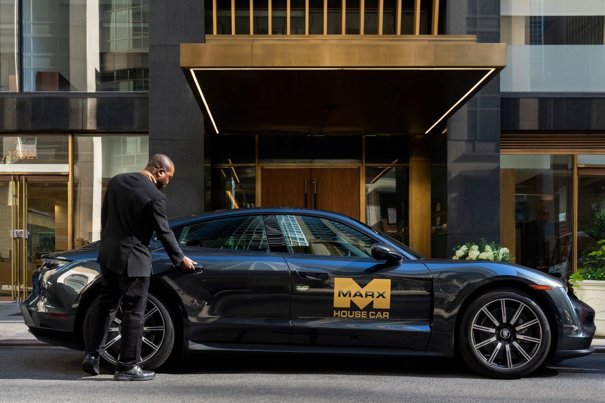 Marx Realty’s Craig Deitelzweig Counts on Travel for Workplace Inspiration