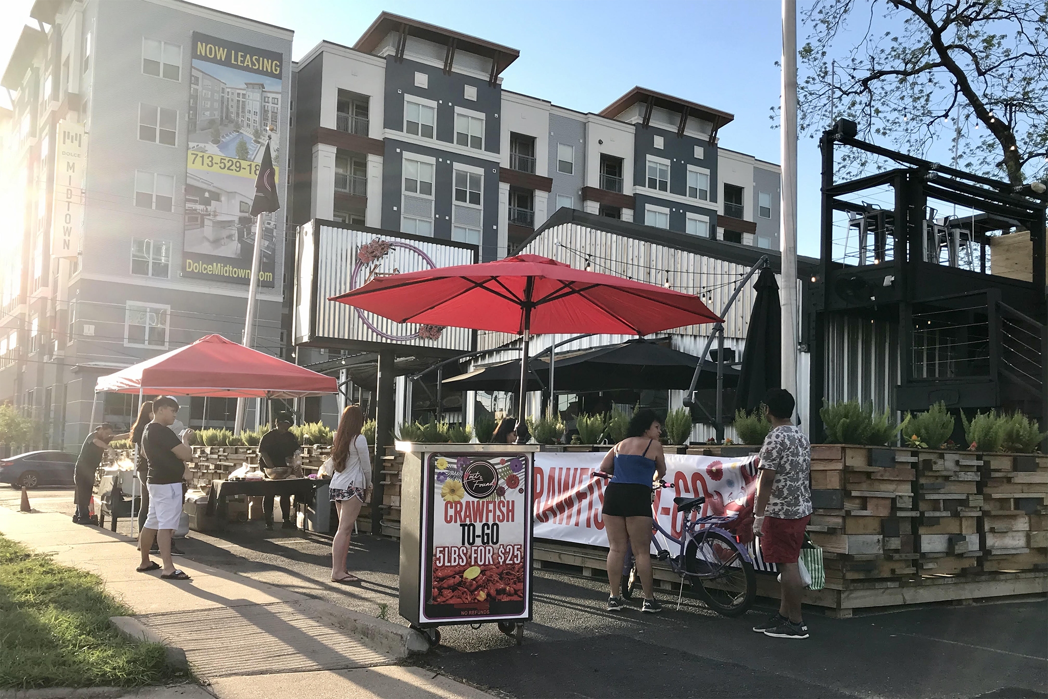 Thousands of Texas Bars to Remain Open Despite New Coronavirus Restrictions