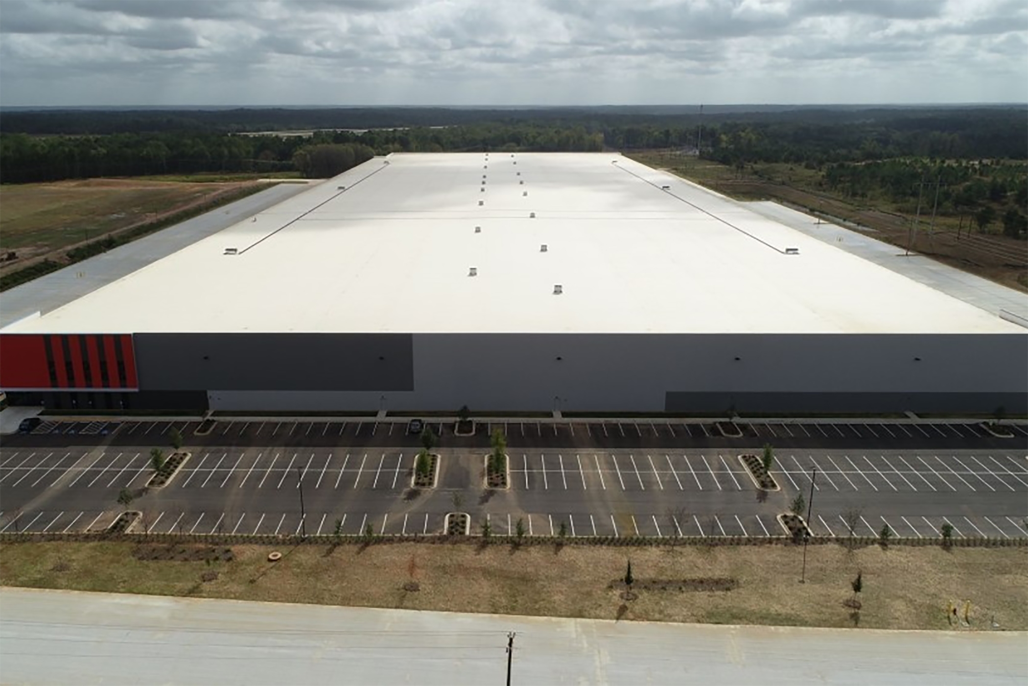 Amazon will lease more than 1 million square feet for a new fulfillment center in Coweta County, Georgia. (CoStar)
