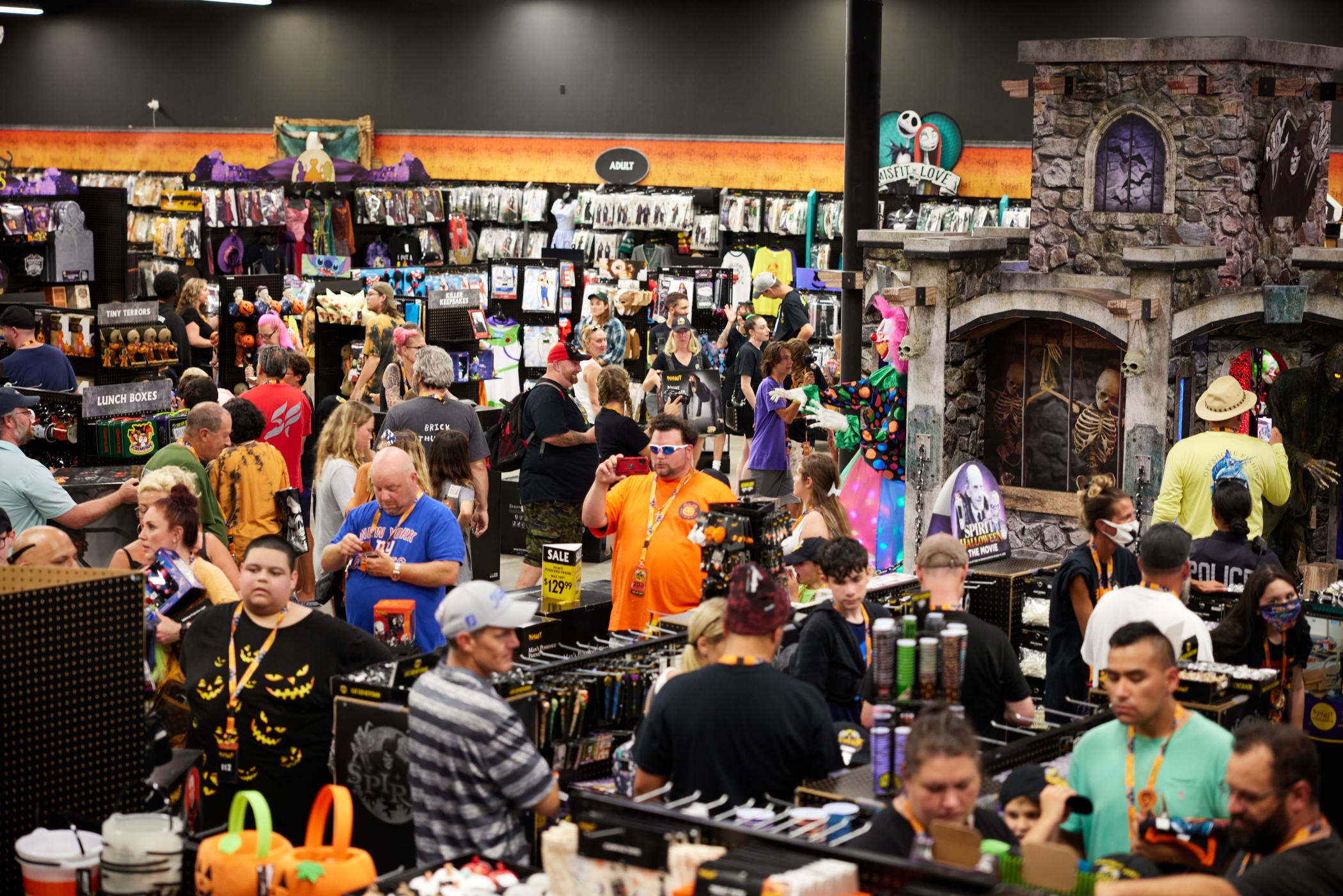Spirit Halloween, Party City Look To Conjure Up 1,600 Halloween PopUps