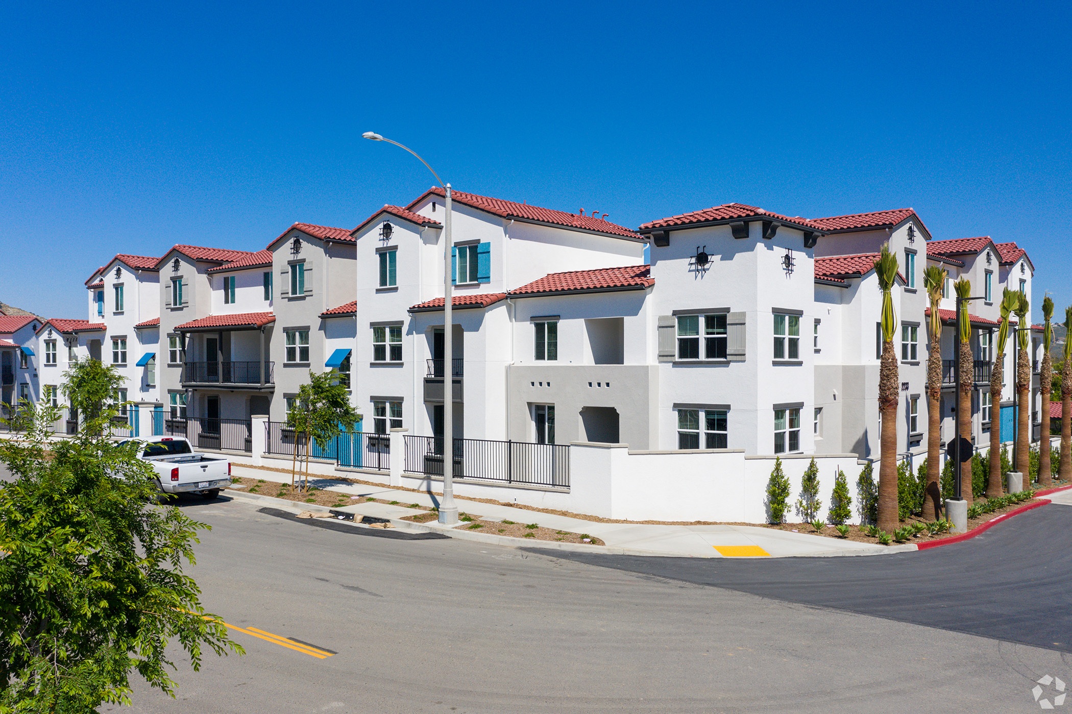 Joint Venture Buys Newly Built Luxury Apartments in Corona, California