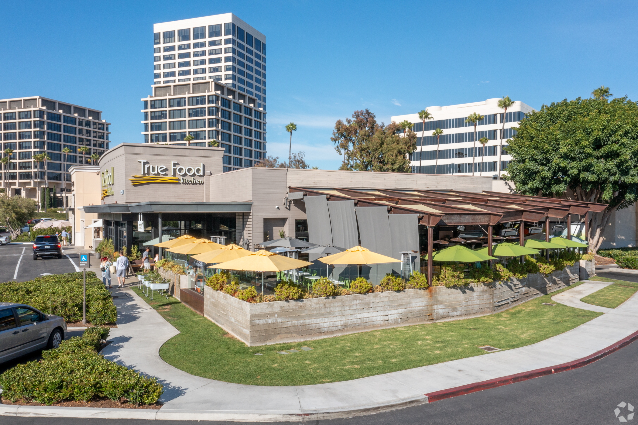 Health-Focused Restaurant Collapse Signals Wellness Product Opportunity for E-Commerce Sellers