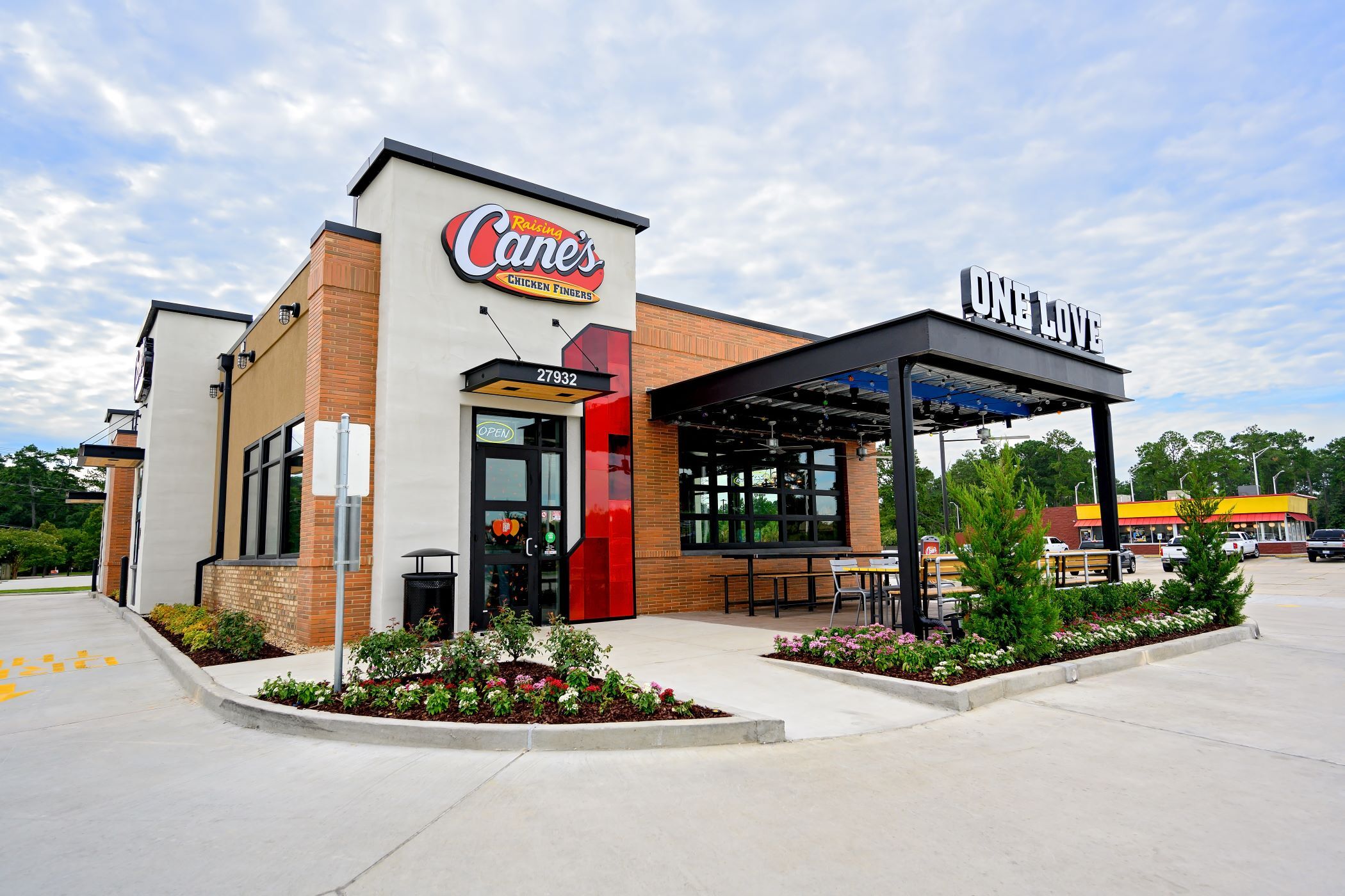 Raising Cane’s Chicken Fingers To Dip Into New York, New Jersey Markets
