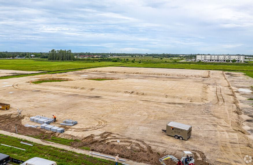 News Premier Linen Services Signs Lease at Proposed Fort Myers Building