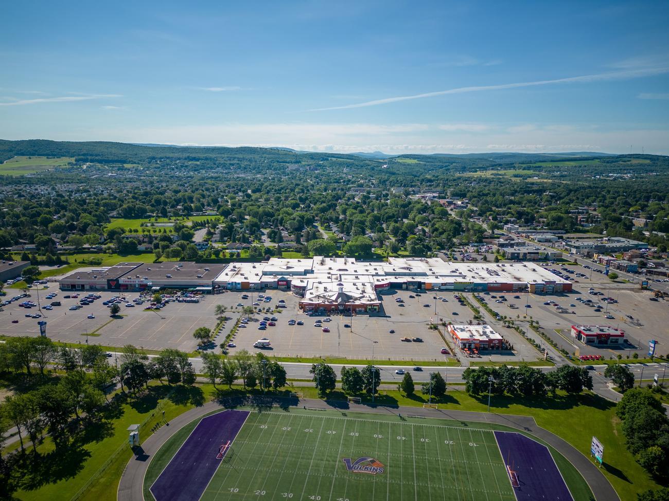 Groupe Mach has completed the purchase of this shopping mall from Nexus Industrial REIT. (Groupe Mach)