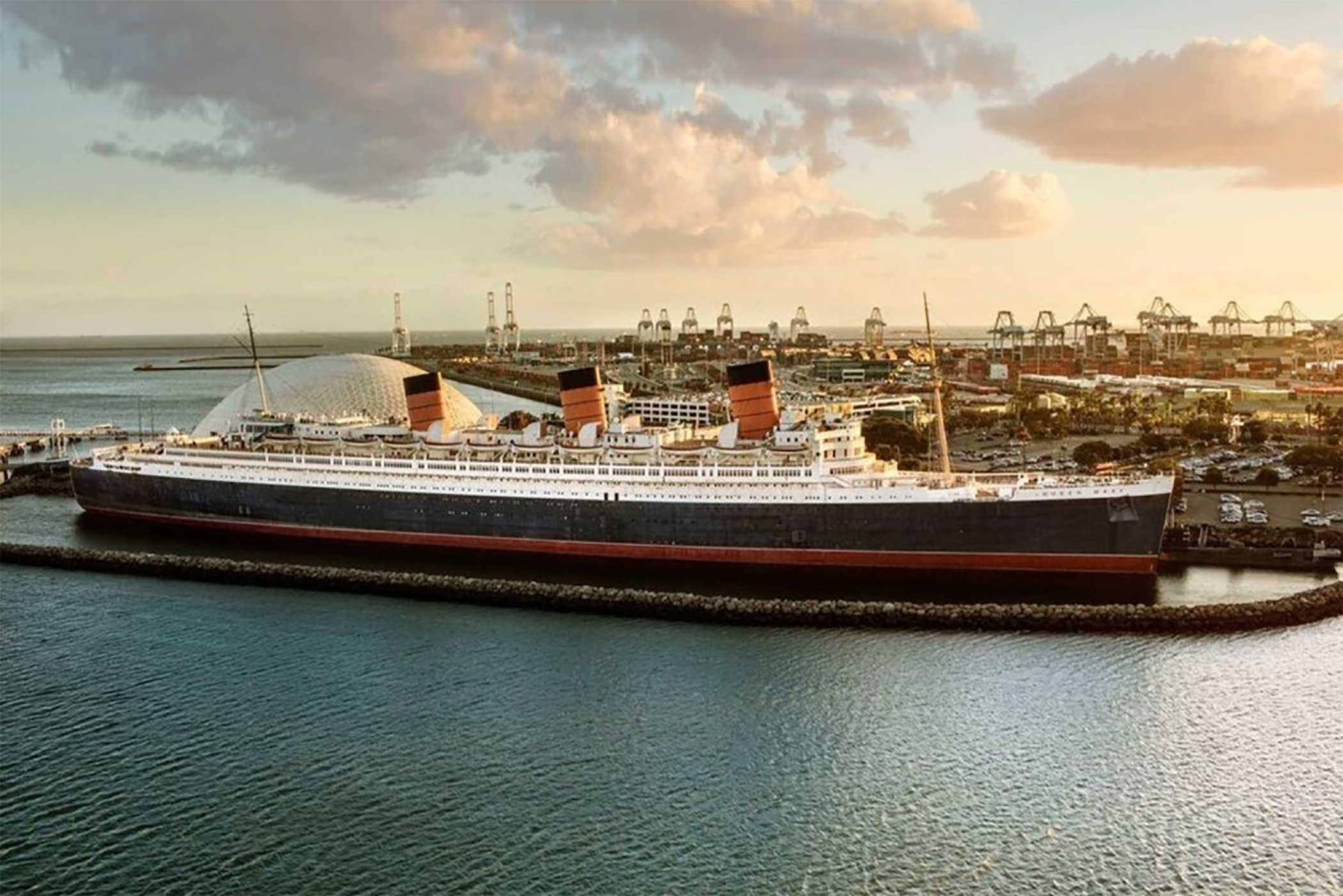 Hong Kong Developer in Talks to Buy Majority Stake in Operator of Floating Queen  Mary Hotel