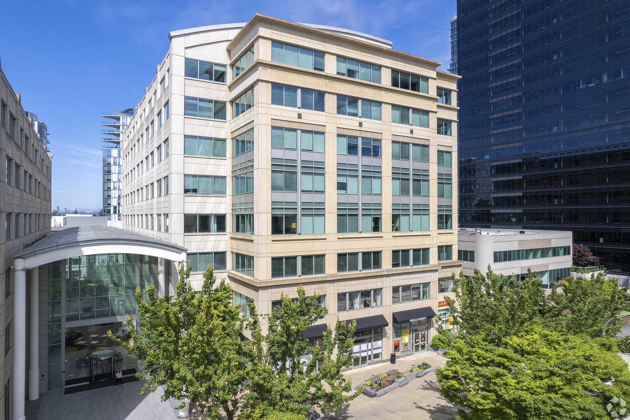 Seattle Bro News | Warner Bros. Discovery cuts space in planned move to Bellevue ...