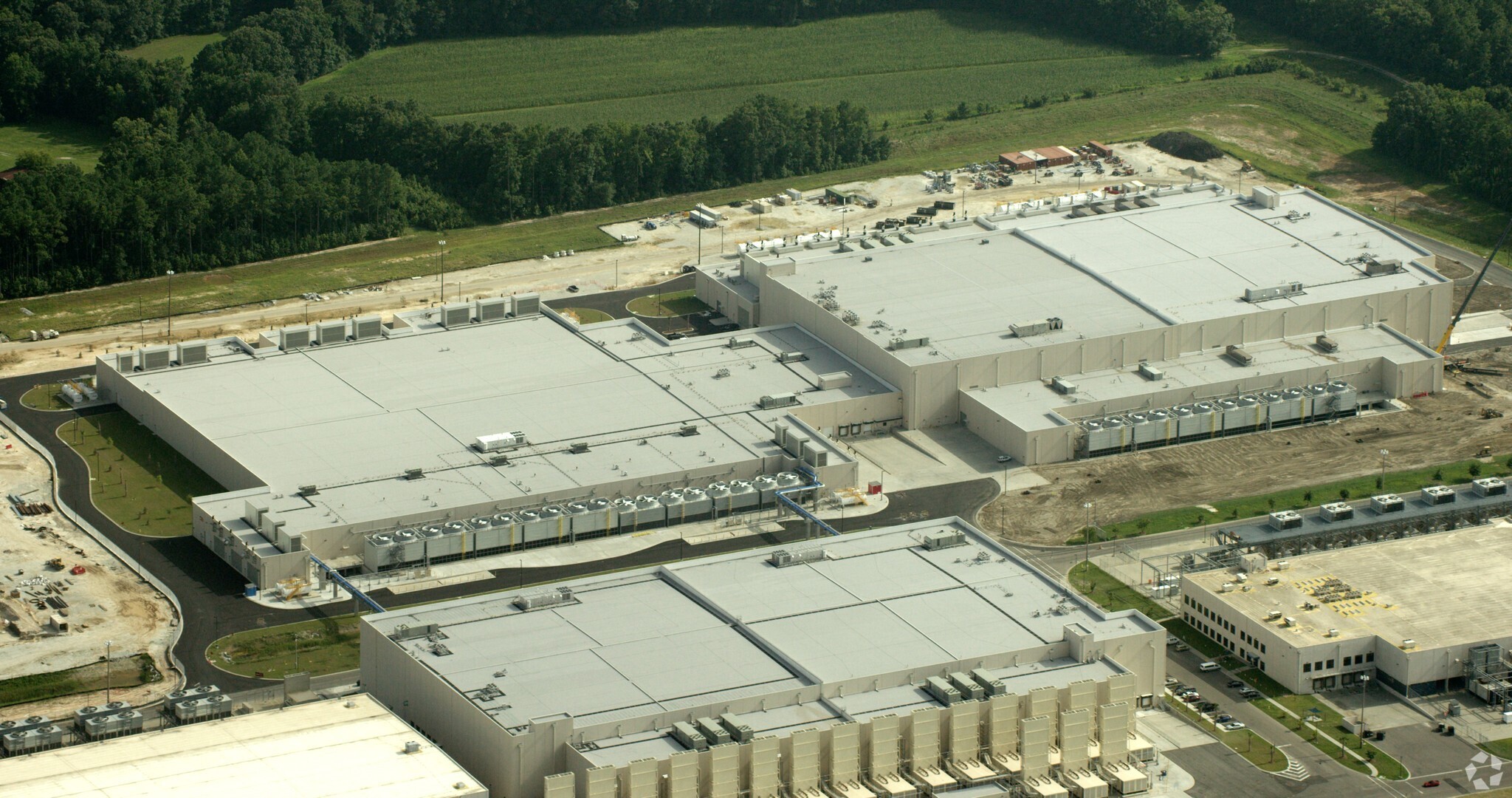 Search engine giant Google is boosting its investment in new commercial real estate facilities by more than $7 billion this year, a move that bodes well for its data center operations in Moncks Corner, South Carolina. (CoStar)