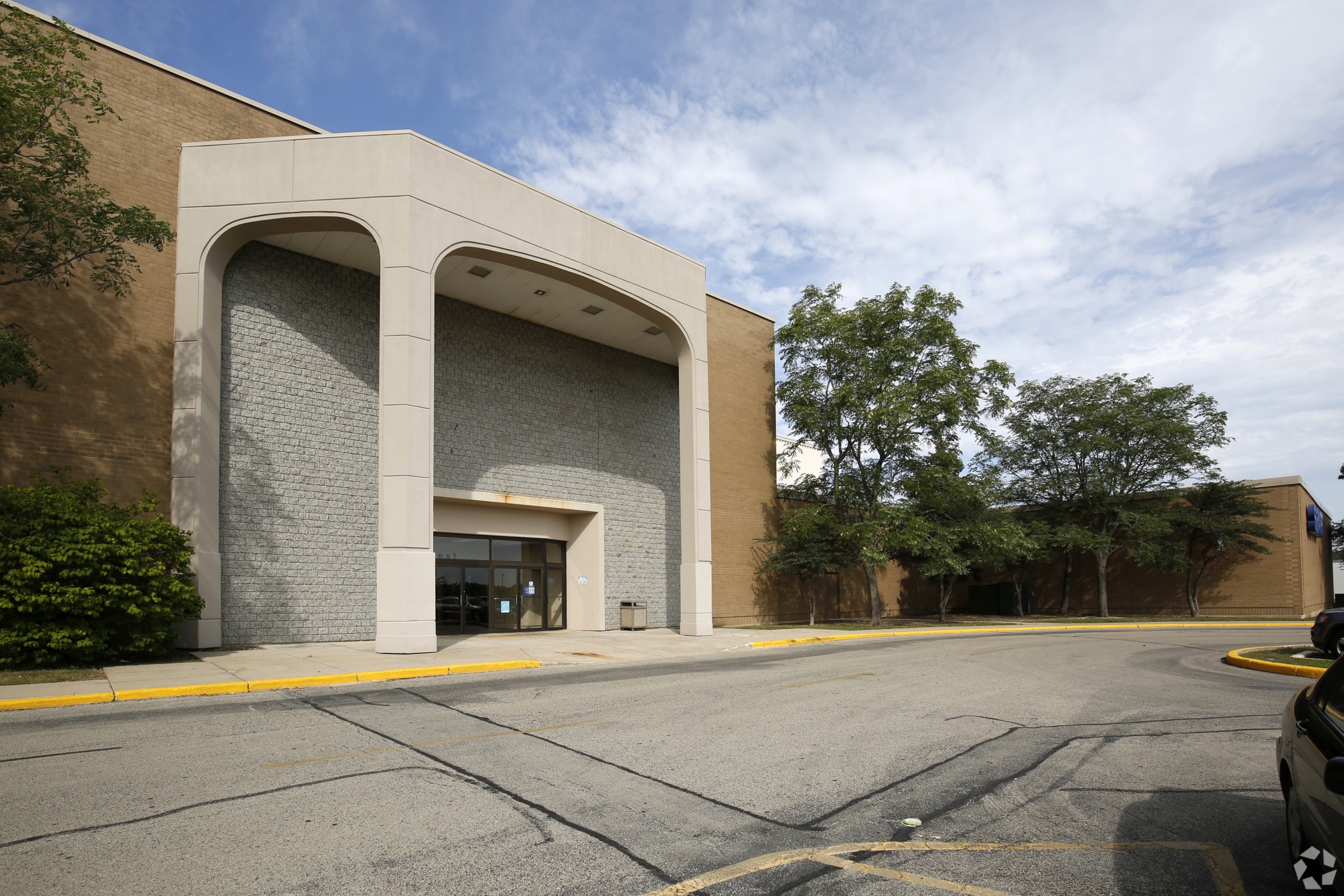 Owner of Car Dealerships Buys Former Sears in Mall Near Chicago
