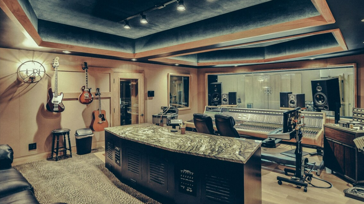 Journey Legend Sells Nashville Recording Studio to Music Nonprofit