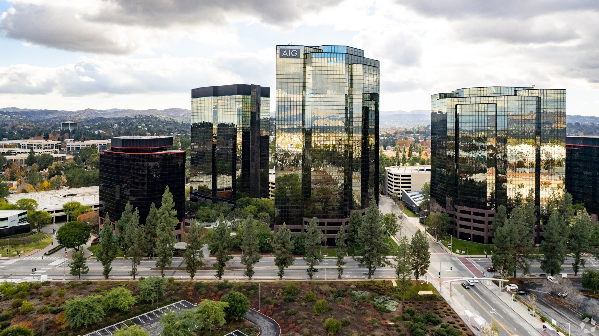 Fisher Phillips is growing its office at Warner Center Towers in Woodland Hills, California. (CoStar)