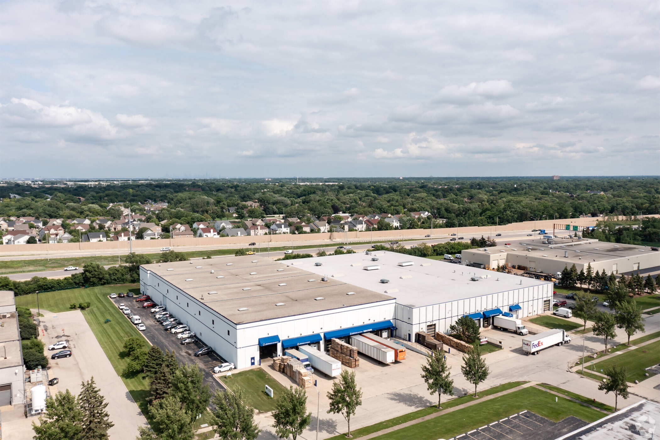 Packaging Company Leases Warehouse in Itasca Industrial Park