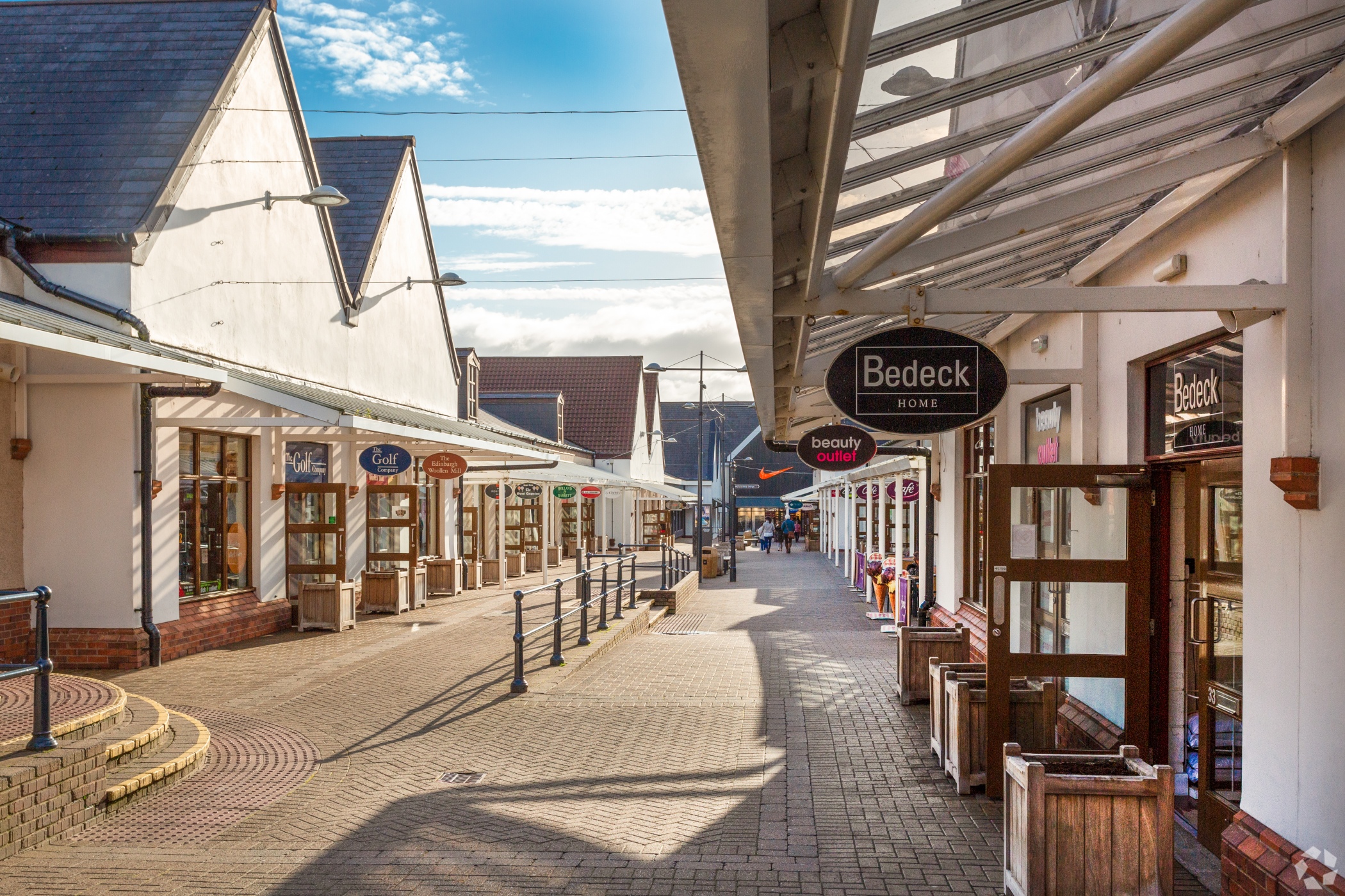 Dune London Steps Into Caledonia Park