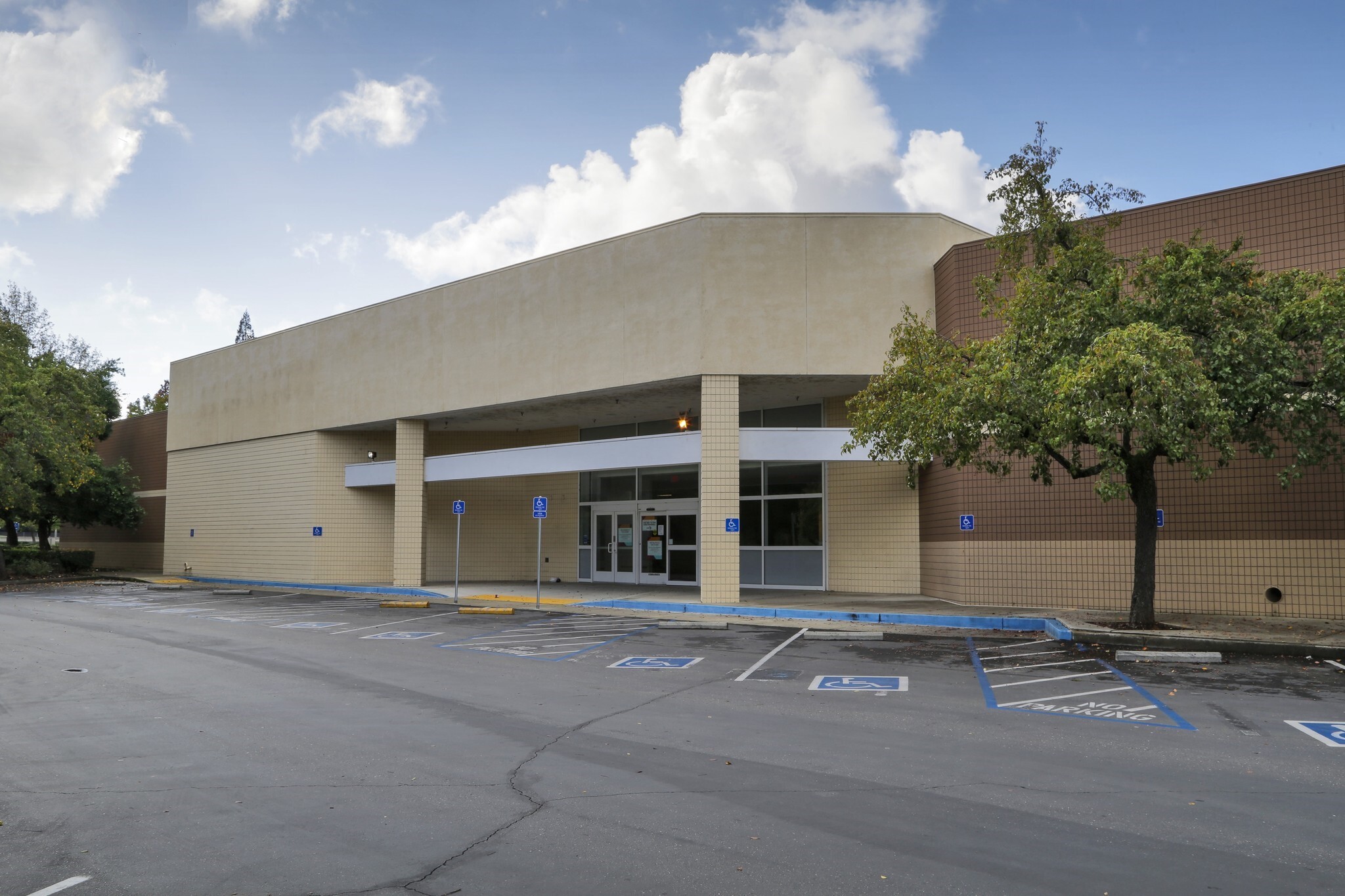 Floor & Decor To Open New Location at Koreana Plaza in Rancho Cordova