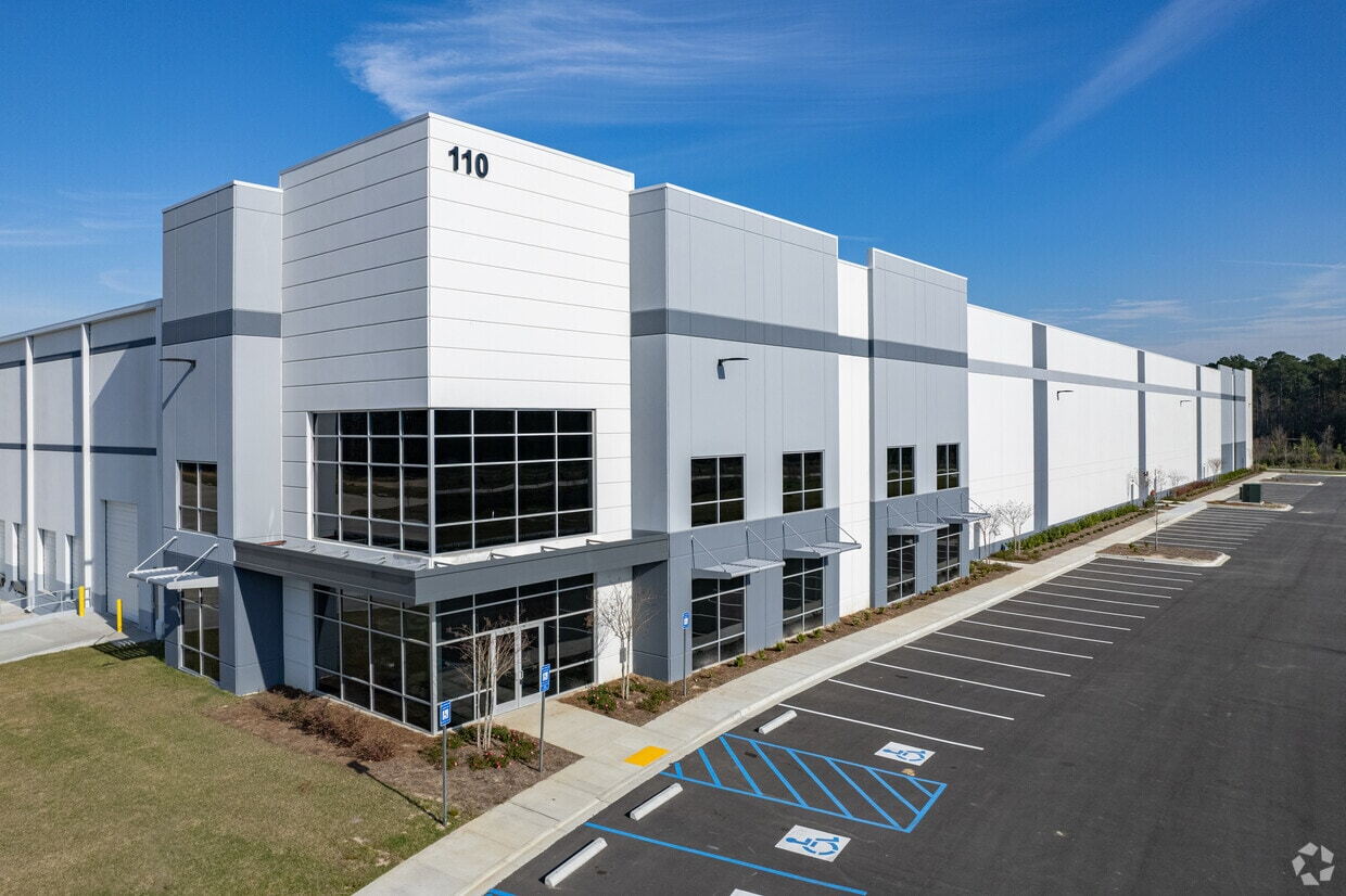 Fully leased distribution center trades in one of Savannah's largest ...