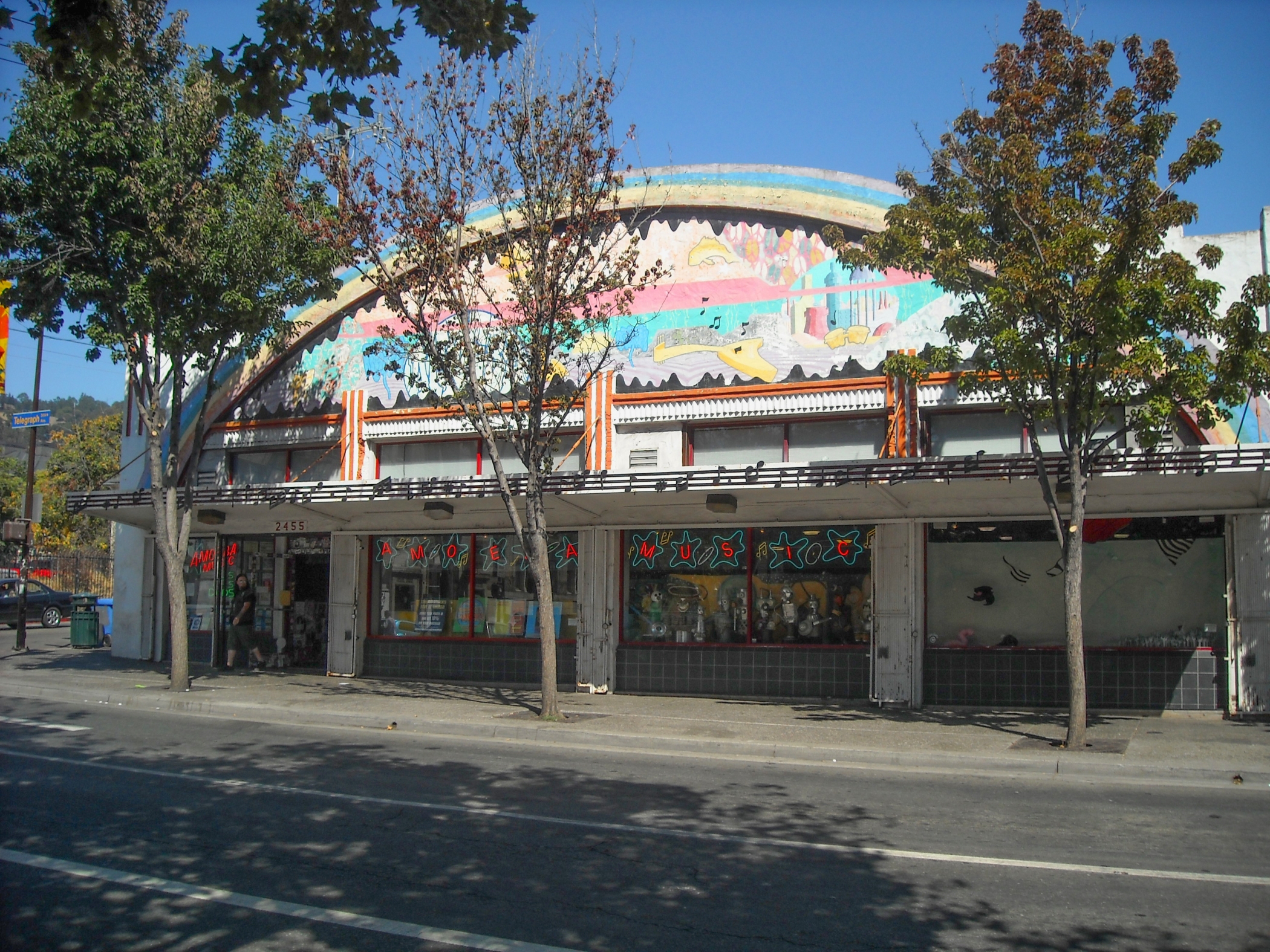 Amoeba Music's flagship store on Berkeley's Telegraph Avenue opened in 1990. (Eco84/Wikimedia Commons)