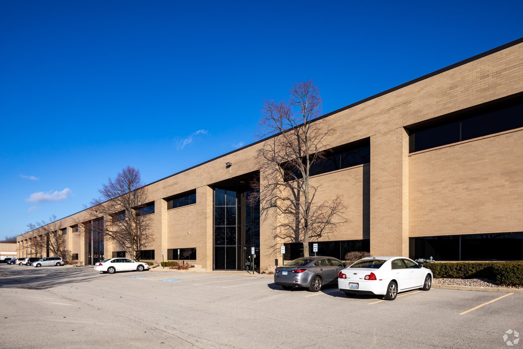 News Auto Body Parts Supplier Renews Lease at West Chicago Industrial