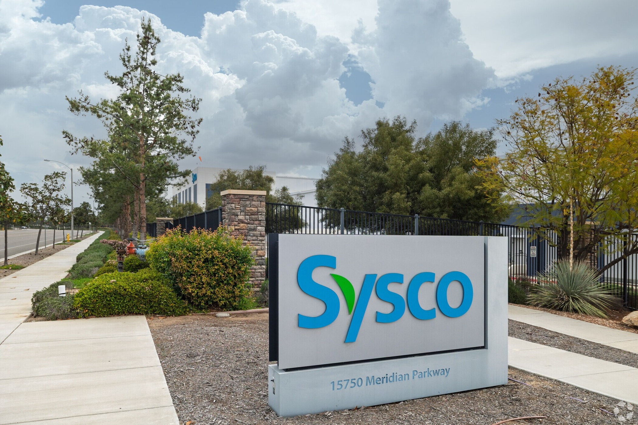 Houston Distributing News | World’s largest food service distributor branches out from ...