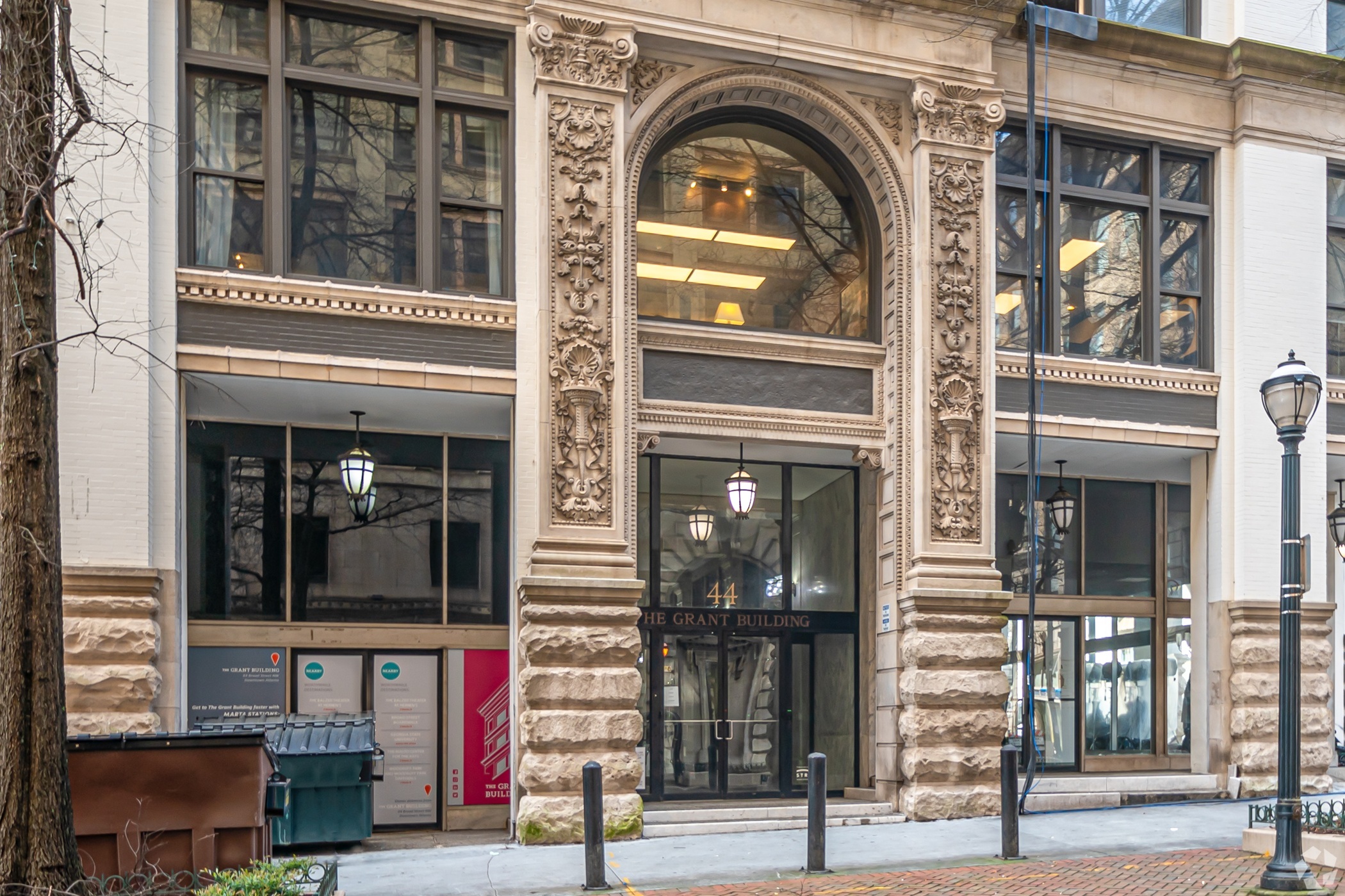 The Grant Building opened in 1898. (CoStar)
