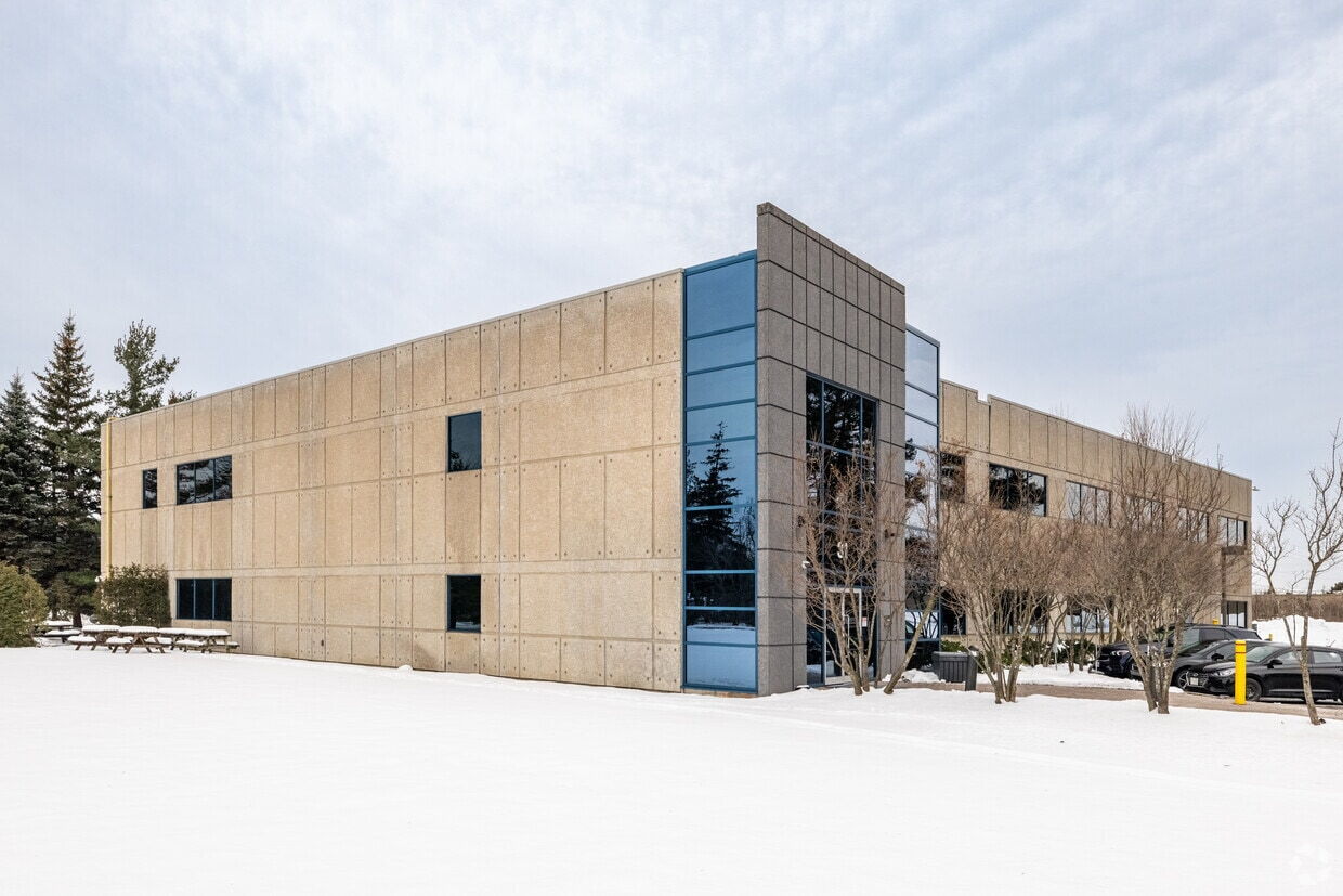 Ottawa Raccon Building News | Ottawa office building with high vacancy acquired by local ...