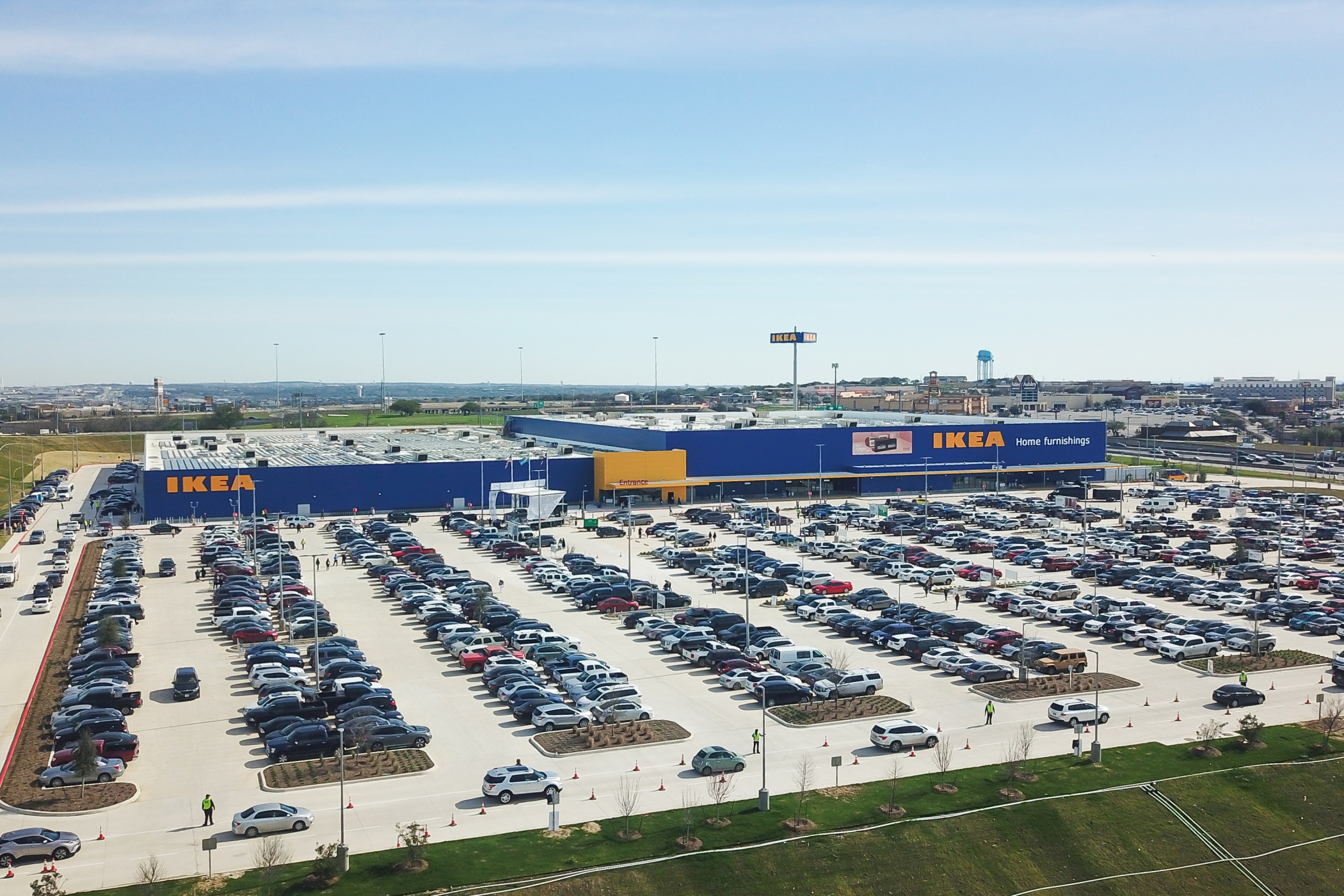 Are BigBox Retailers the Future of Solar? Store Roofs Could Be Key to
