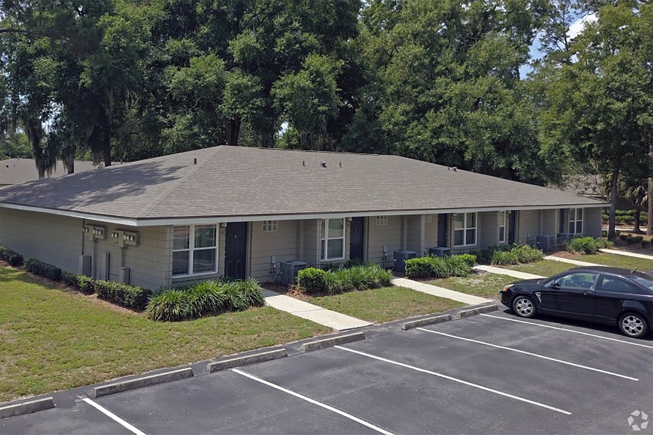 Residents at Courtney Greens in Gainesville, Florida, can park outside their front doors, a coveted perk, according to a broker. (CoStar)