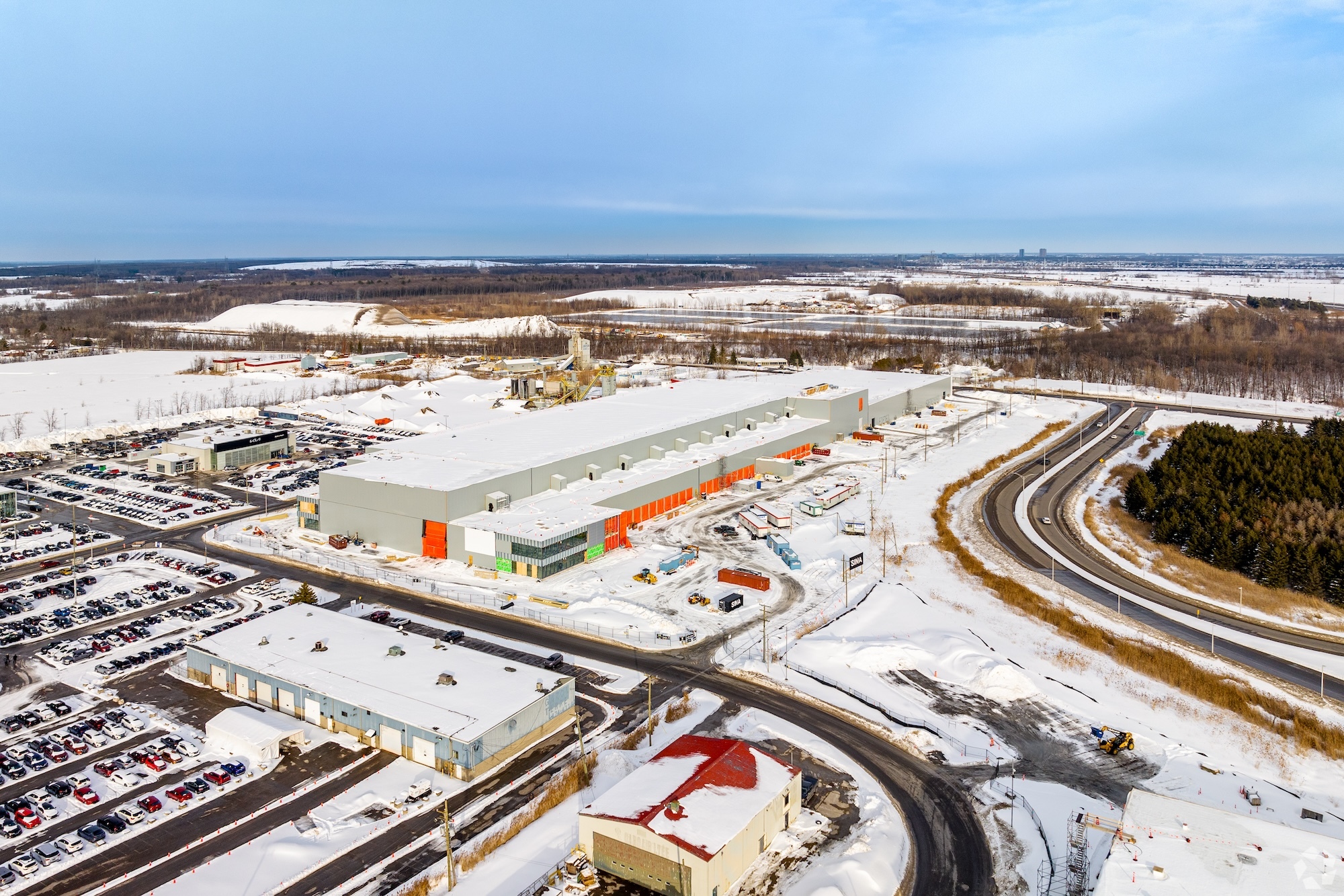 Skyline Industrial REIT bought this property near Montreal from its development partner Rosefellow. (CoStar)