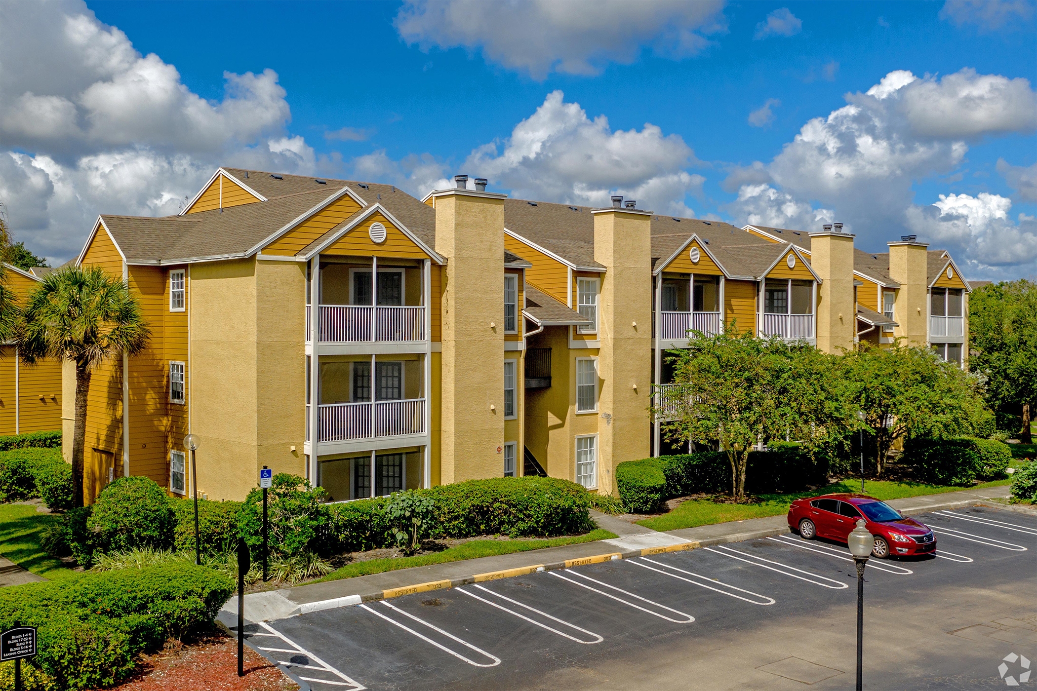 Gaia Real Estate and Starwood Capital Group sold the 350-unit Park Place at Turtle Run in Coral Springs, Florida, for $92.3 million after paying $27.4 million 10 years ago. (David Dunn/CoStar)